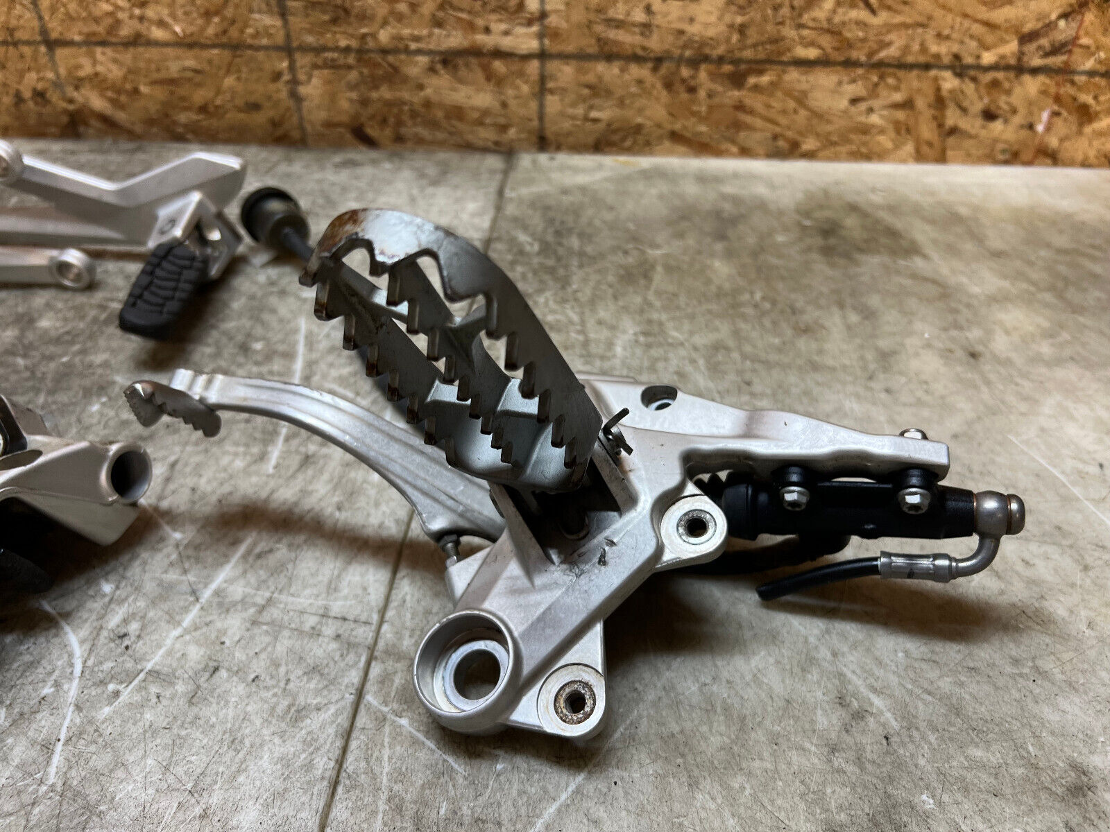 19 20 21 22 23 24 KTM ENDURO R DUKE SM SMC LC4 REARSETS REAR SET SETS FOOT PEG