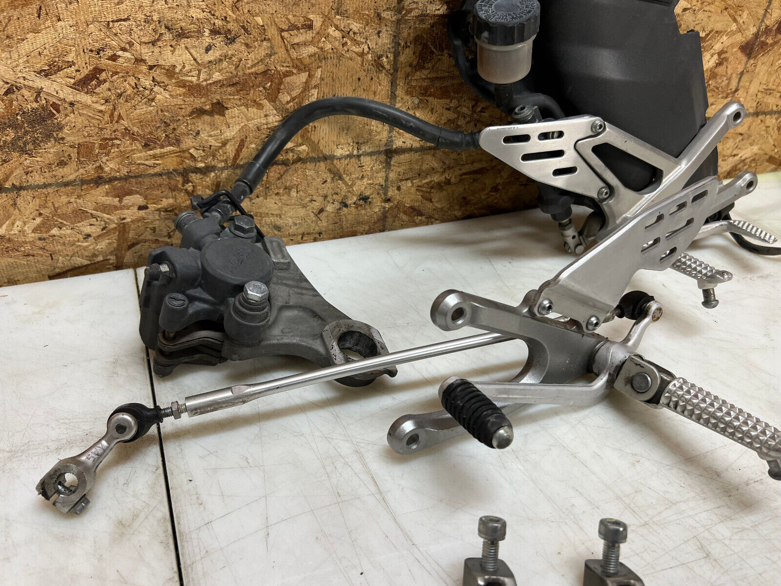 2007 2008 07 08 YAMAHA YZFR1 YZF R1 REARSETS REARSET REAR SETS SET FOOT REST OEM