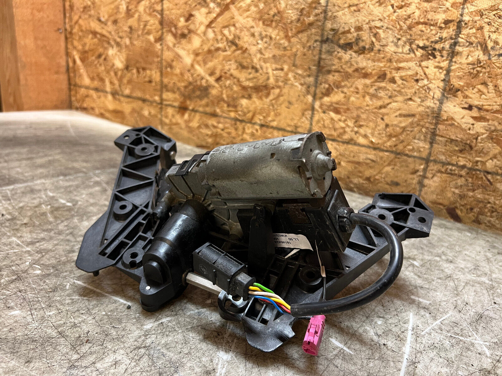 14 15 16 17 18 BMW R1200 R1200RT 1200RT FAIRING STAY WIND SCREEN MOUNT MOTOR