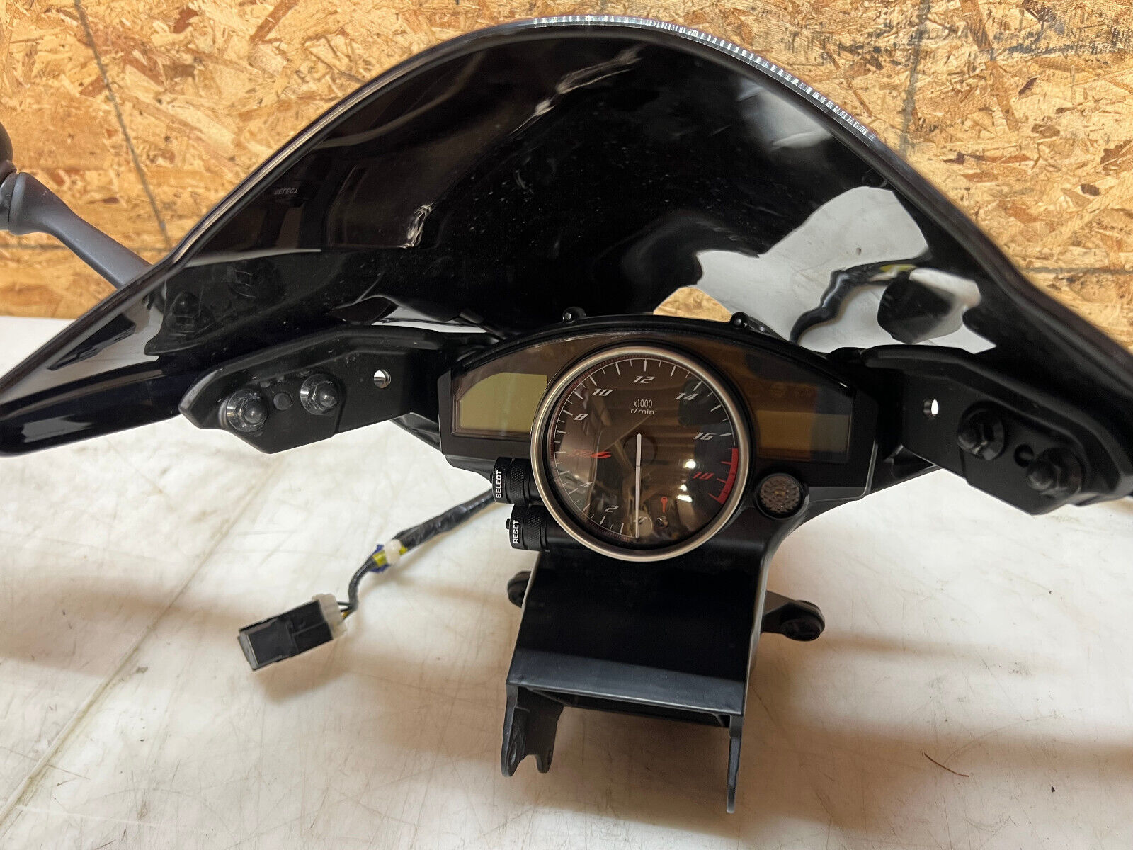09 10 12 13 14 15 16 YAMAHA YZFR6 YZF R6 INSTRUMENT GAUGE CLUSTER FAIRING STAY