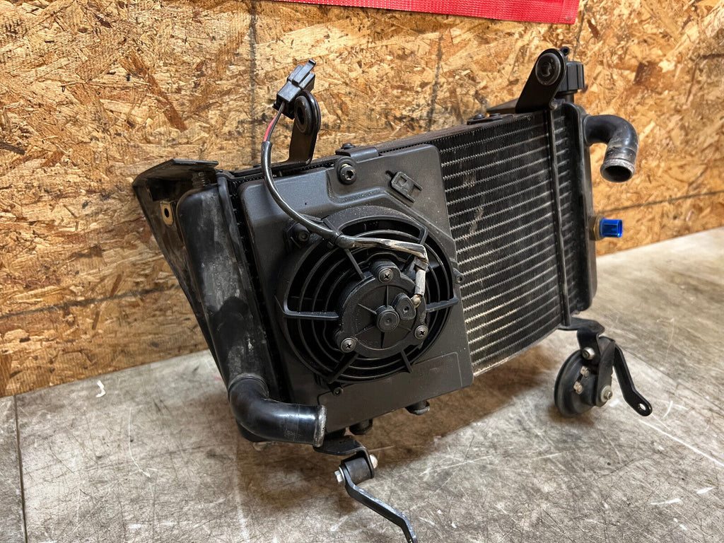 19 20 21 22 23 24 KTM ENDURO R DUKE SM SMC LC4 RADIATOR RAD ENGINE COOLER FAN