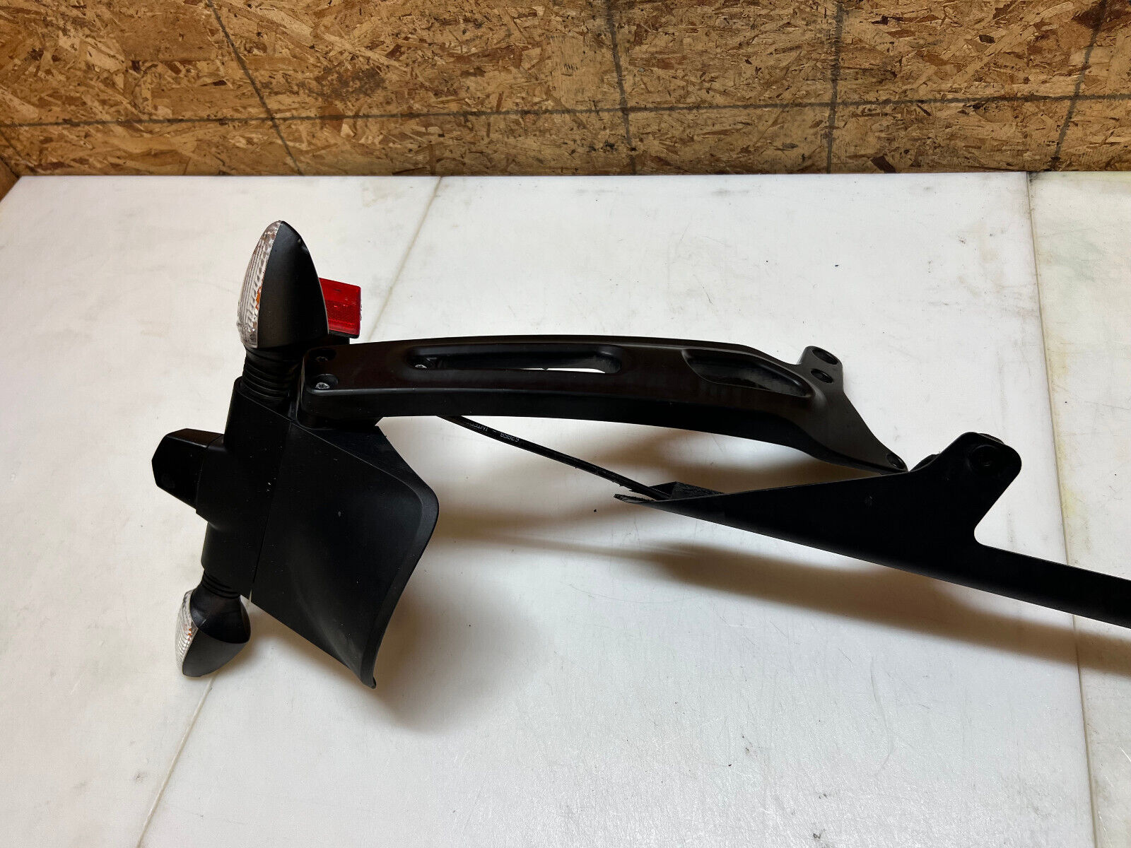 18 19 20 21 HUSQVARNA VITPILEN 401 REAR FENDER TIRE HUGGER LICENSE PLATE BRACKET