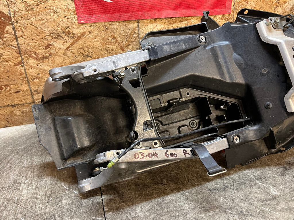 03 04 2003 2004 HONDA CBR600RR CBR 600RR REAR SUBFRAME SUB FRAME BACK FRAME TAIL