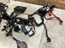 Load image into Gallery viewer, 46693891
