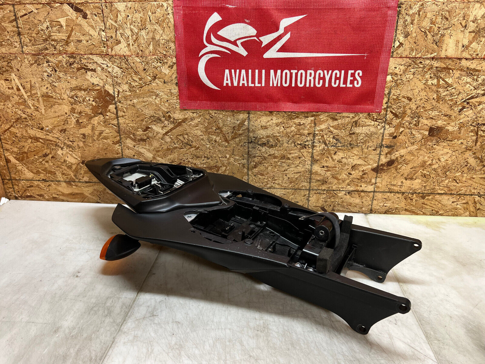 09 10 12 13 14 15 16 YAMAHA YZFR6 YZF R6 REAR SUBFRAME SUB FRAME BACK TAIL NICE