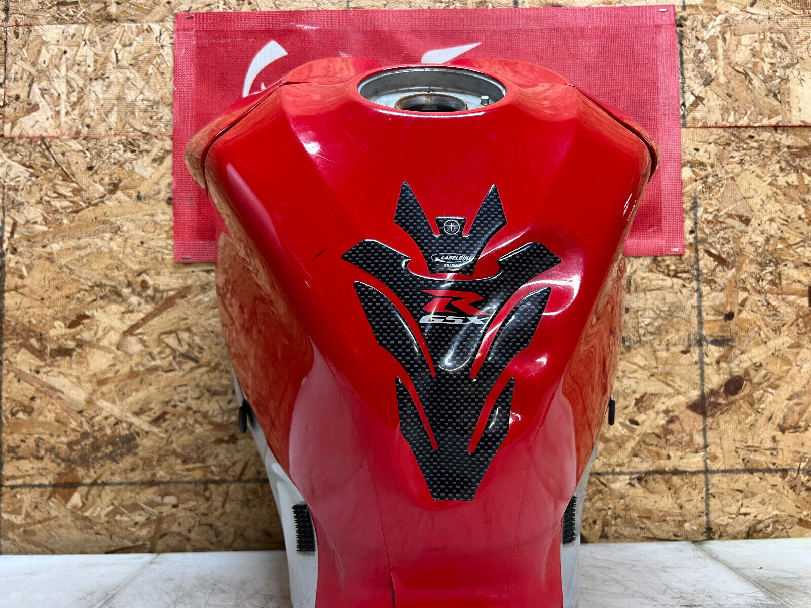 06 07 2006 2007 SUZUKI GSX-R GSXR 600 750 GAS TANK FUEL TANK PETROL RESERVOIR