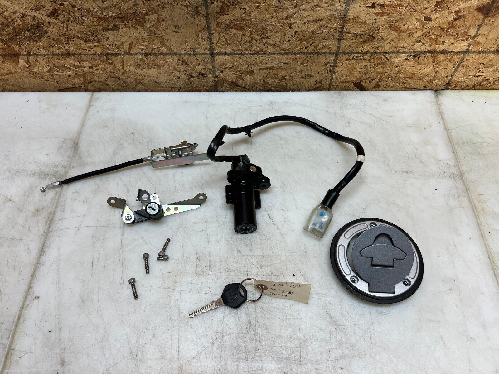 15 16 17 18 19 20 21 22 YAMAHA YZF R3 YZFR3 LOCK SET KEY SET IGNITION GAS CAP