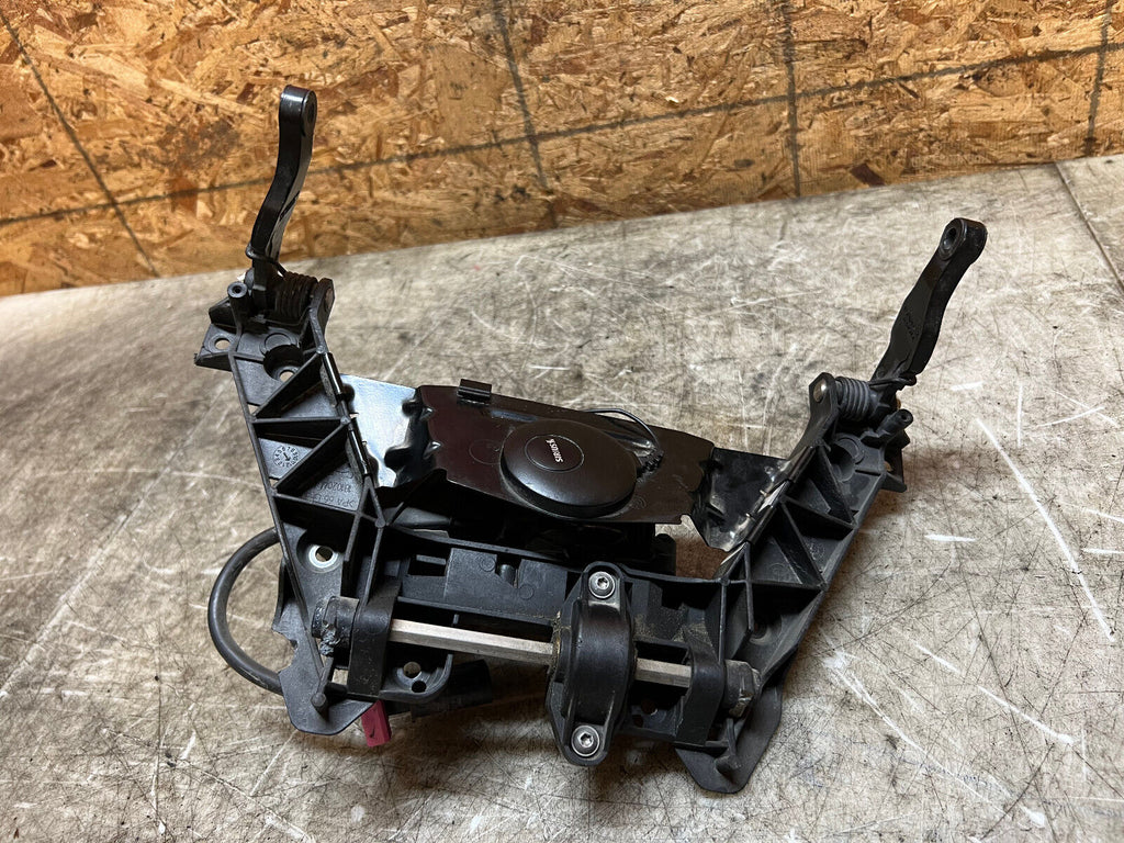 14 15 16 17 18 BMW R1200 R1200RT 1200RT FAIRING STAY WIND SCREEN MOUNT MOTOR