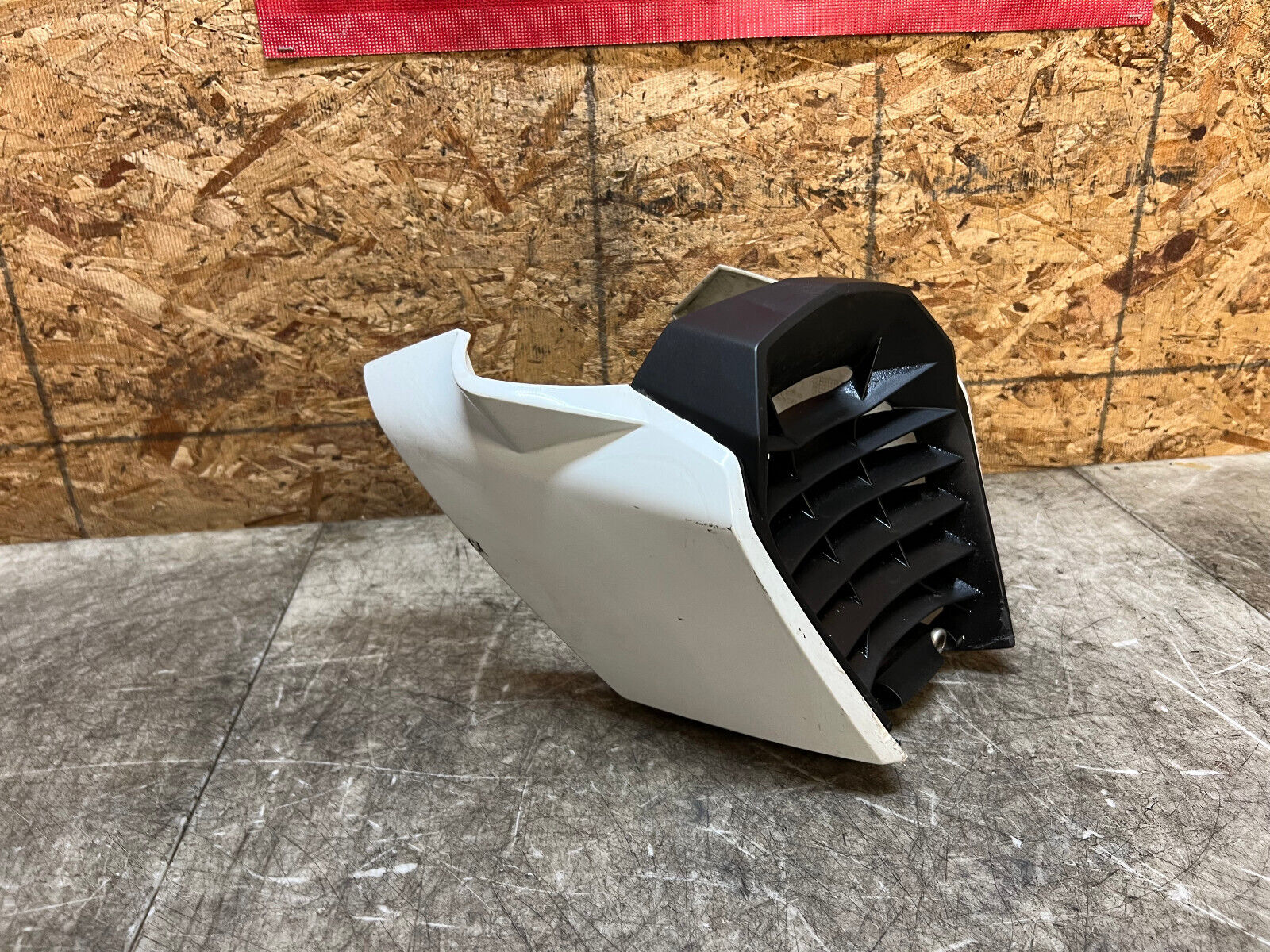08 09 10 11 KTM 690 SUPERMOTO SMC SM DUKE LOWER BELLY FAIRING COWL PANEL