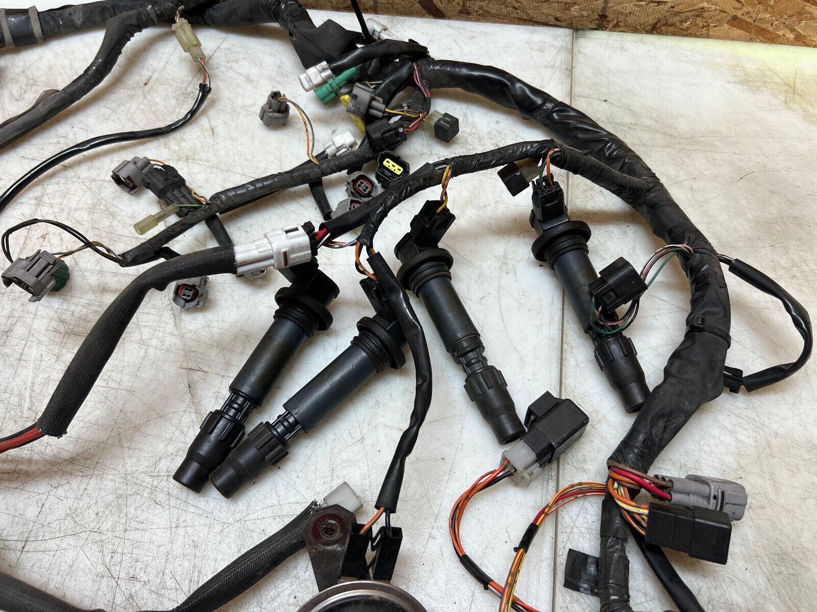 06 07 2006 2007 SUZUKI GSX-R GSXR 600 ENGINE WIRING HARNESS LOOM ECU CDI ECM BOX