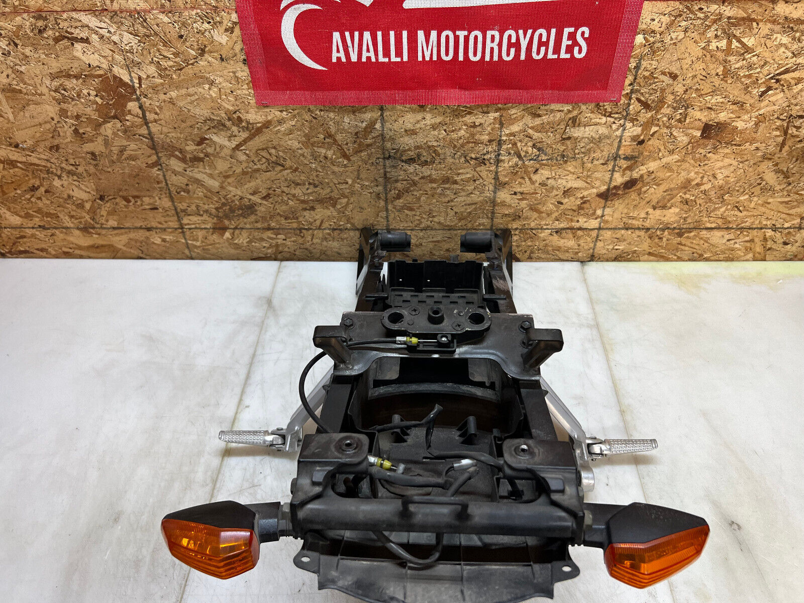 04 05 SUZUKI GSXR GSX-R 600 750 GSXR750 GSXR600 SUBFRAME SUB FRAME BACK FRAME