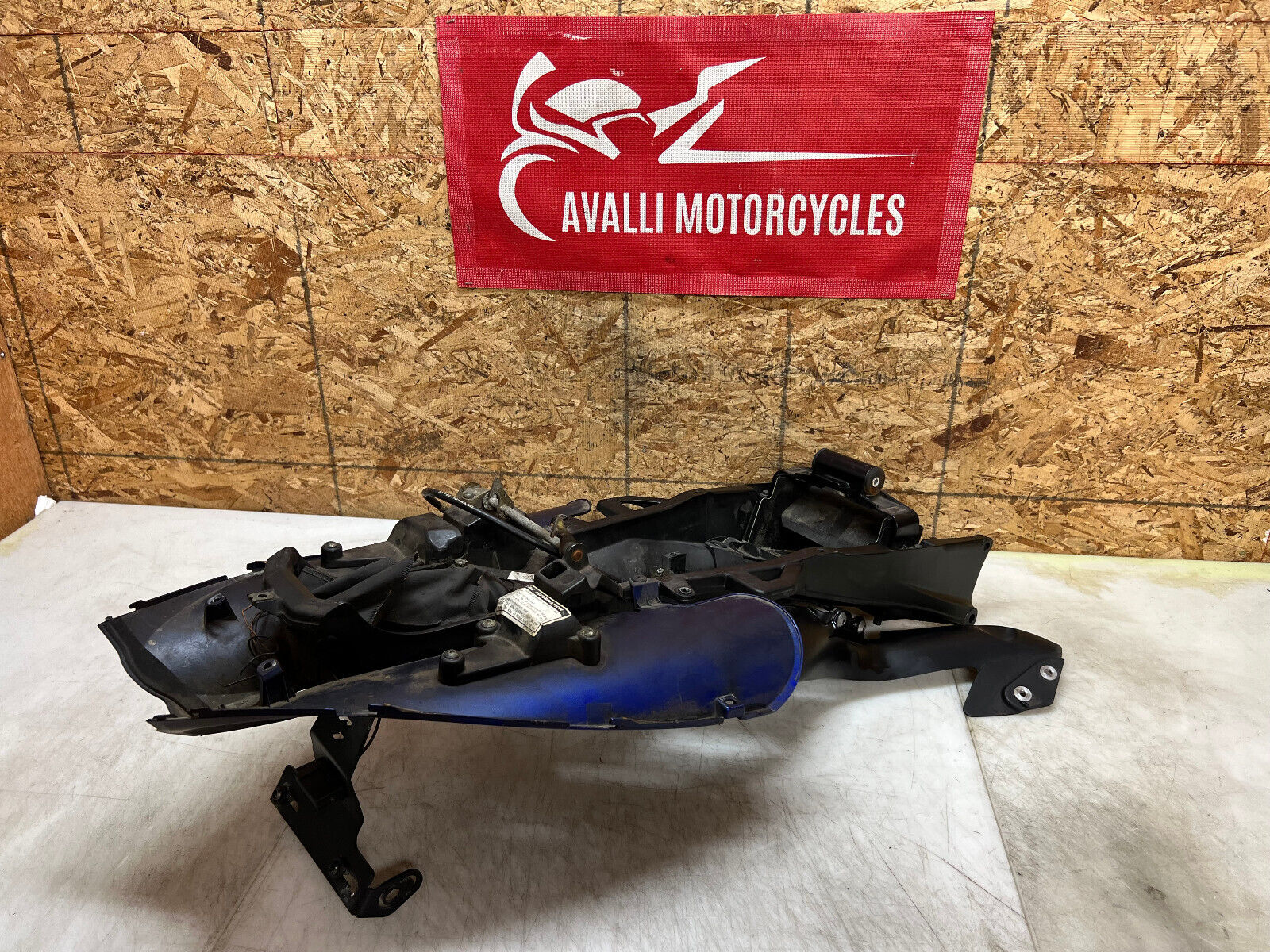 04 05 06 2004 2005 2006 YAMAHA YZFR1 YZF R1 REAR SUBFRAME SUB FRAME BACK TAIL