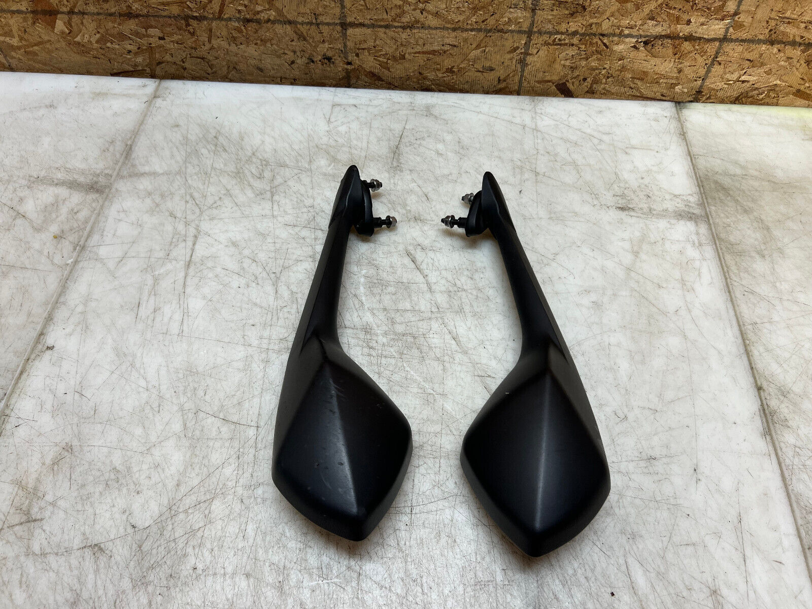 13 14 15 16 17 TRIUMPH DAYTONA 675R 675 R REAR VIEW MIRROR MIRRORS PAIR WING