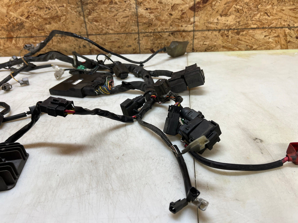 04 05 SUZUKI GSXR GSX-R 750 GSXR750 MAIN ENGINE WIRING HARNESS LOOM ECU CDI ECM