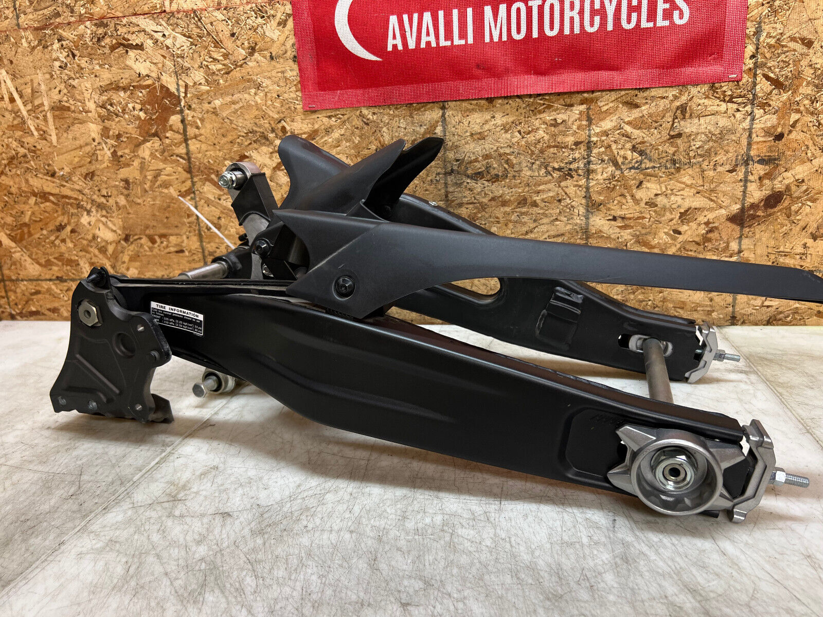 19 20 21 22 23 YAMAHA FZ-07 FZ07 MT-07 MT07 REAR SWINGARM SWING ARM SUSPENSION
