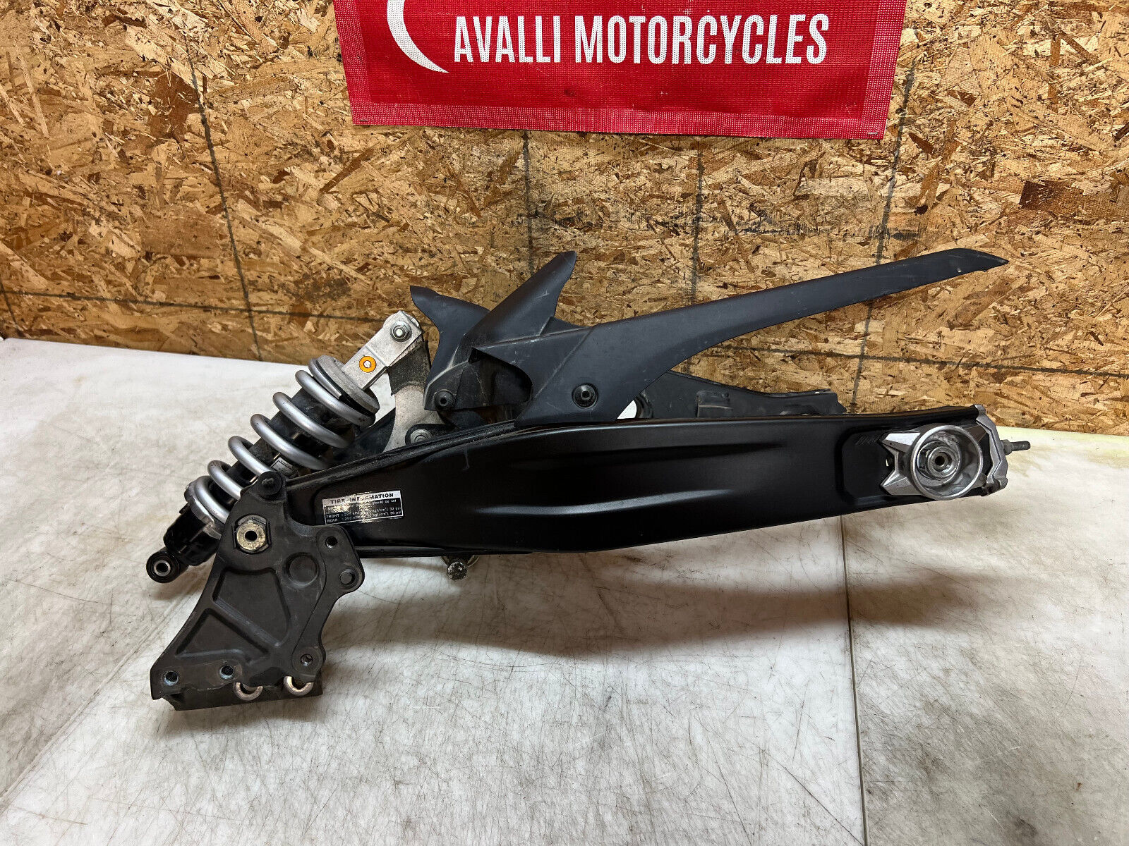 18 19 20 21 22 23 YAMAHA FZ-07 FZ07 MT-07 MT07 REAR SWINGARM SWING ARM BACK ARM