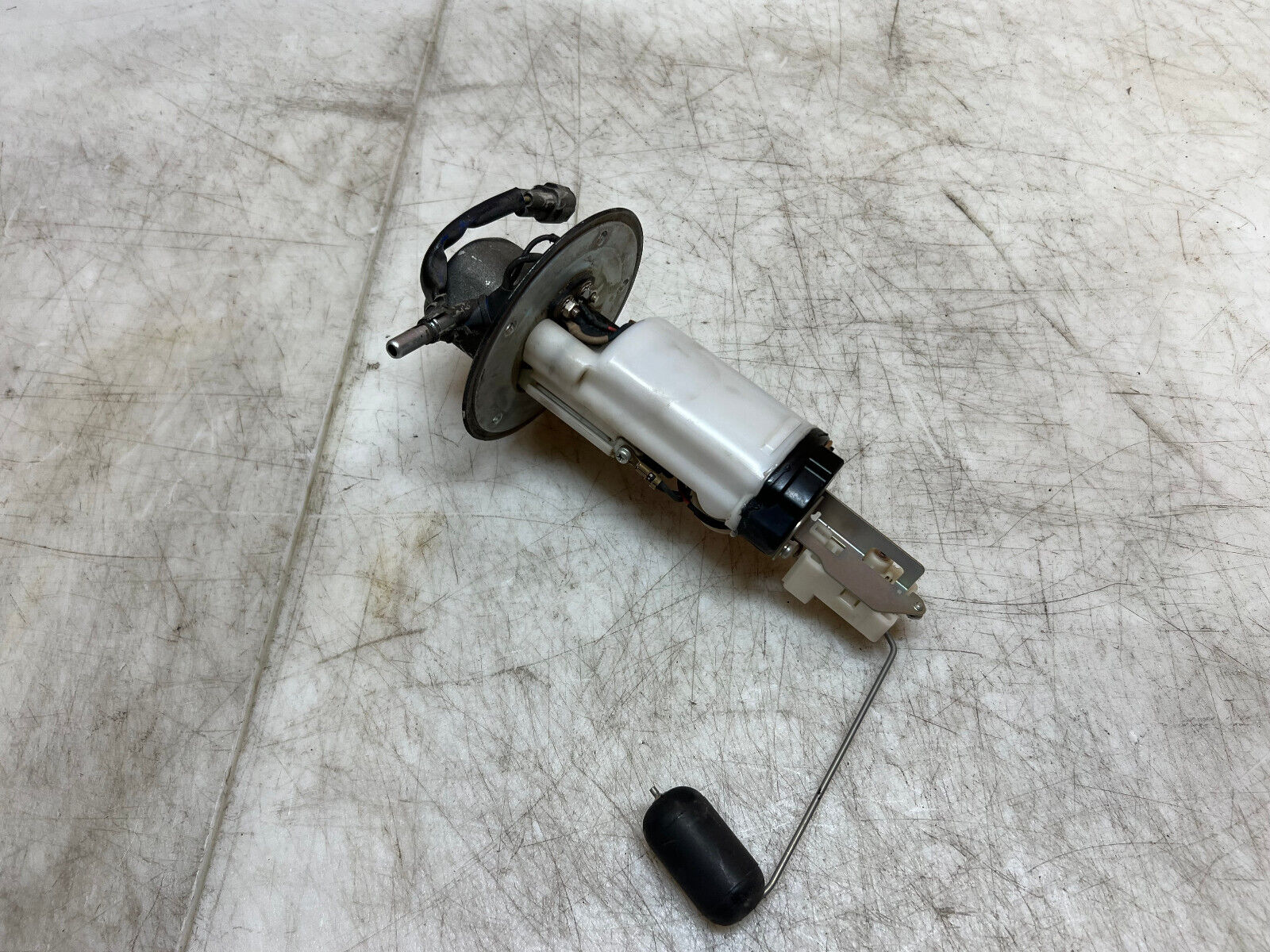 05 06 2005 2006 SUZUKI GSX-R1000 GSX-R GSXR 1000 FUEL PUMP GAS PUMP SENDING UNIT