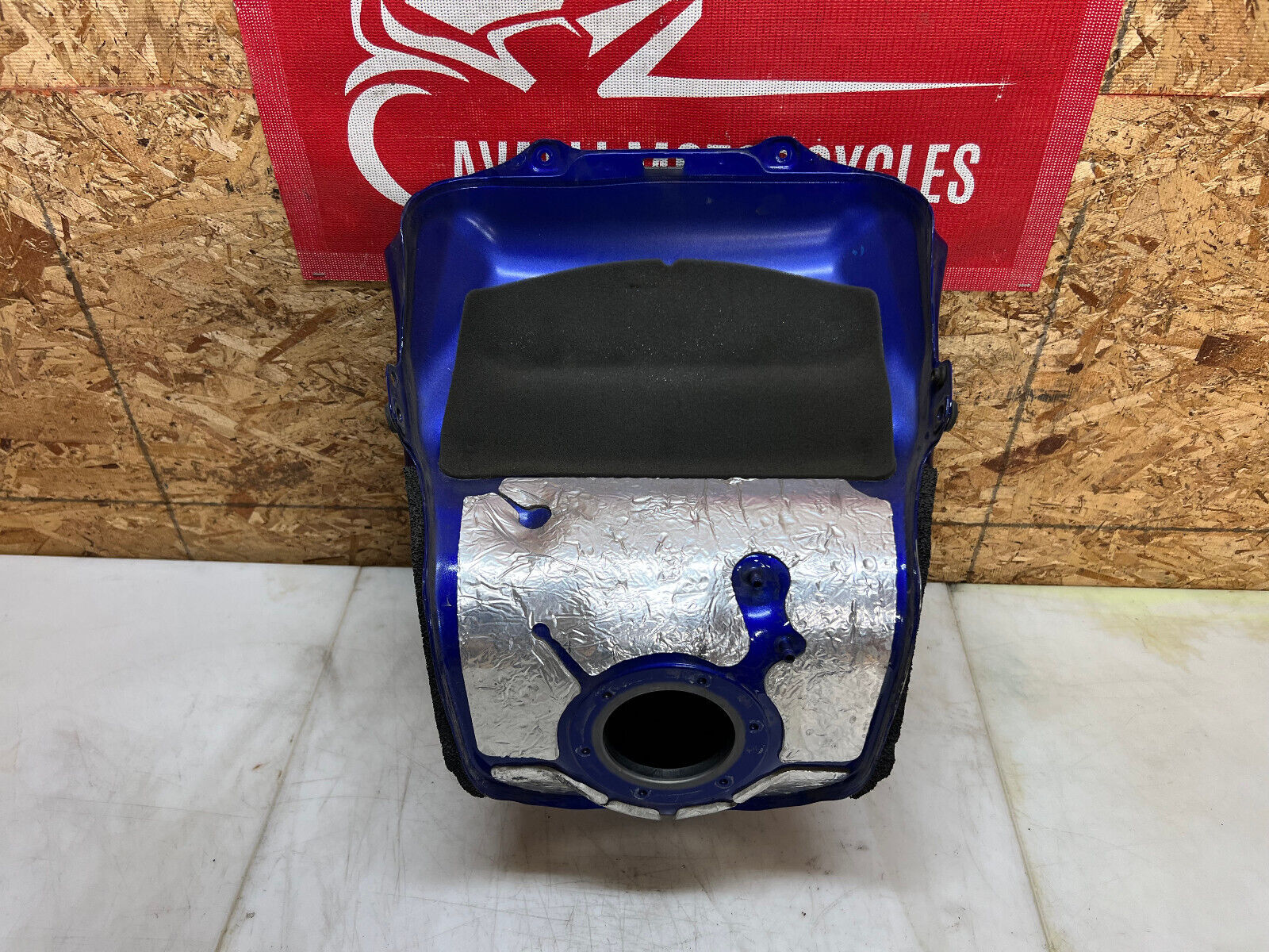 2007 2008 07 08 YAMAHA YZFR1 YZF R1 GAS TANK FUEL TANK PETROL RESERVOIR CELL