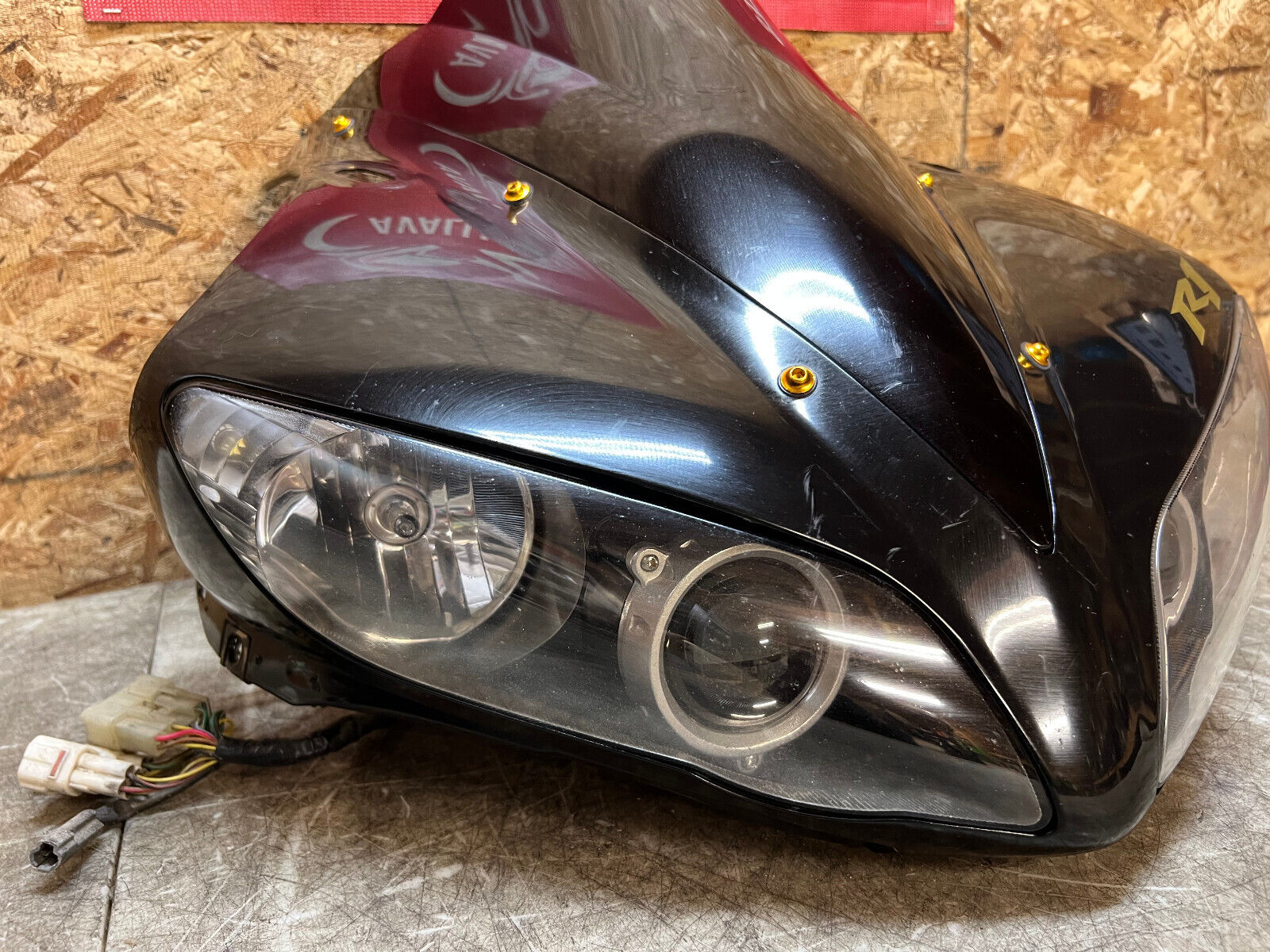 04 05 06 2004 2005 2006 YAMAHA YZFR1 YZF R1 HEADLIGHTS HEAD LIGHT FRONT NOSE