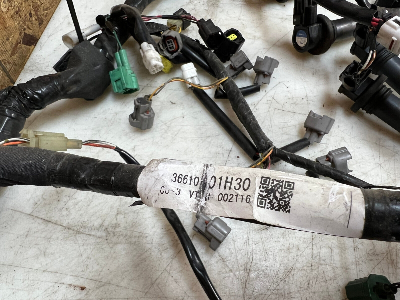 06 07 2006 2007 SUZUKI GSX-R GSXR 600 ENGINE WIRING HARNESS LOOM ECU CDI ECM BOX