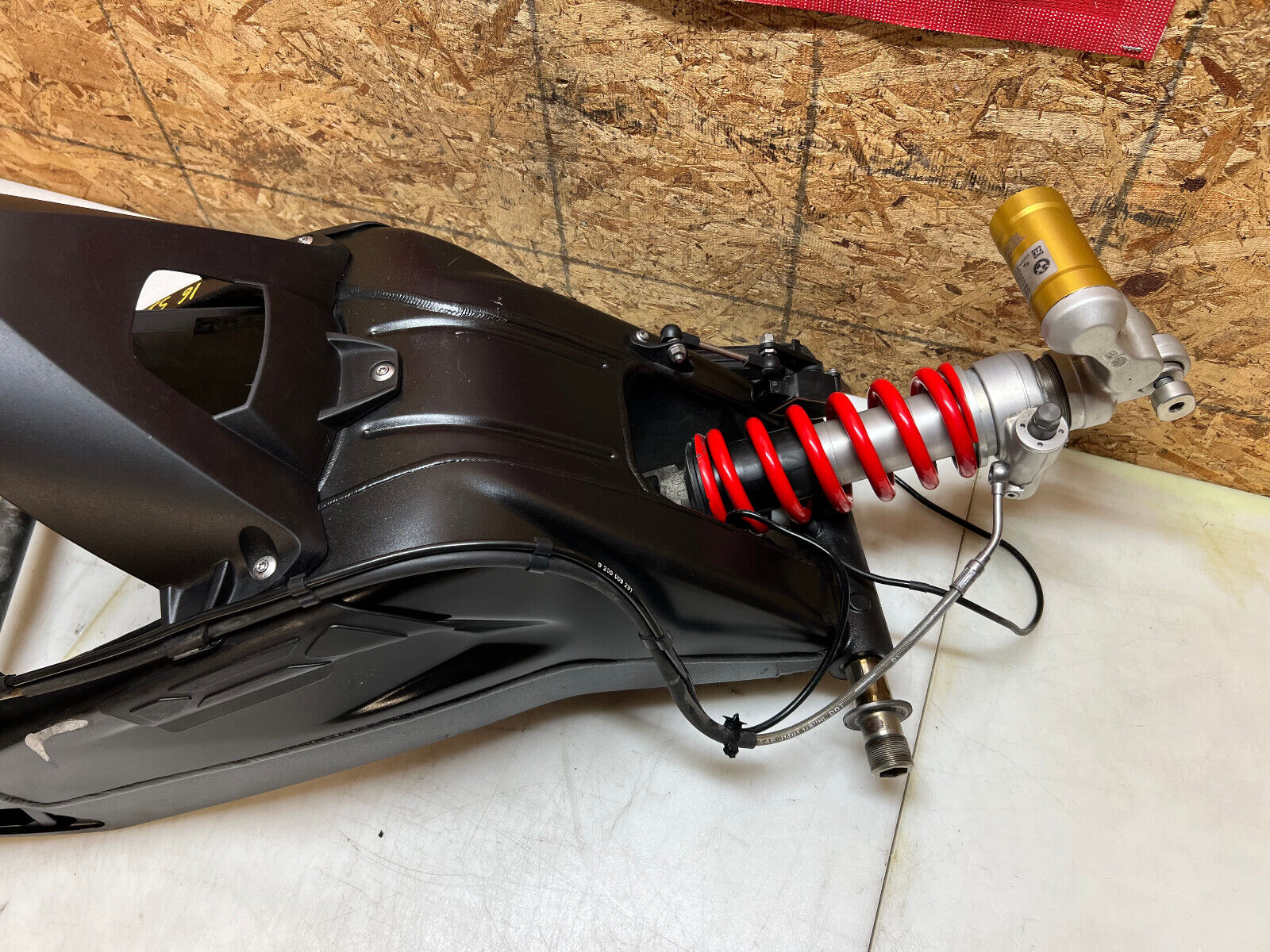 15 16 17 18 2015-2018 BMW S1000RR S1000 RR 1000RR REAR SWINGARM SWING ARM SHOCK