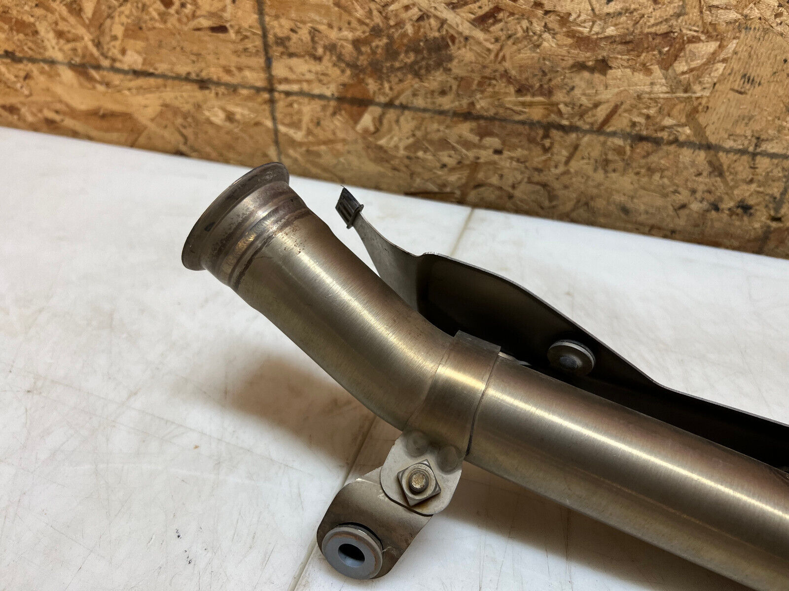 19 20 21 22 23 24 KTM 690 ENDURO R LC4 EXHAUST HEADER HEAD PIPE MID MANIFOLD OEM