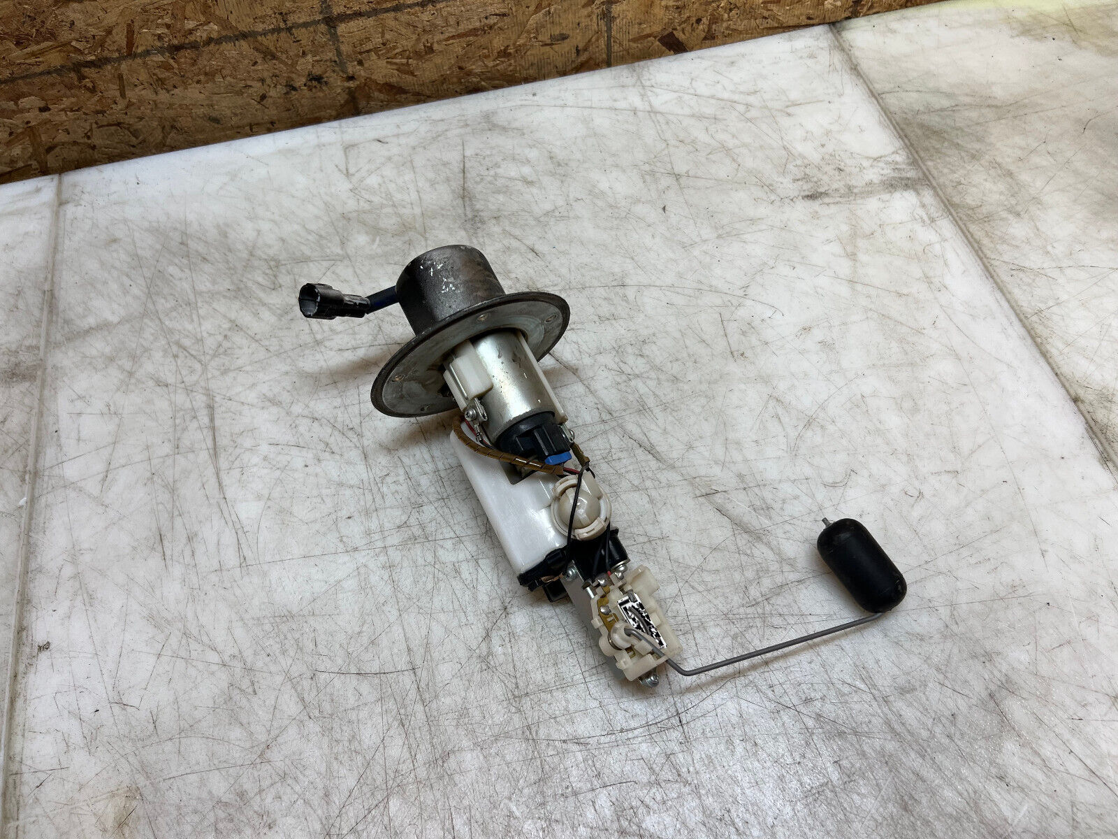 05 06 2005 2006 SUZUKI GSX-R1000 GSX-R GSXR 1000 FUEL PUMP GAS PUMP SENDING UNIT