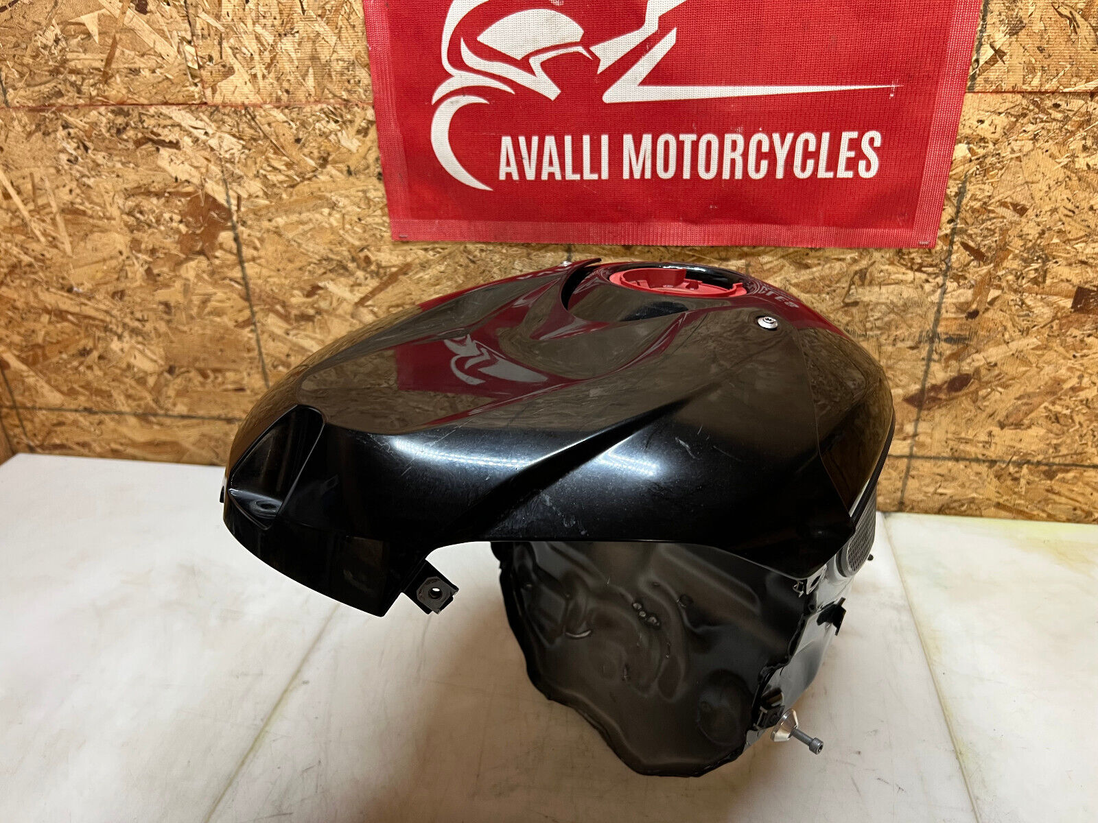 15 16 17 18 2015-2018 BMW S1000RR S1000 RR 1000RR GAS TANK FUEL TANK RESERVOIR