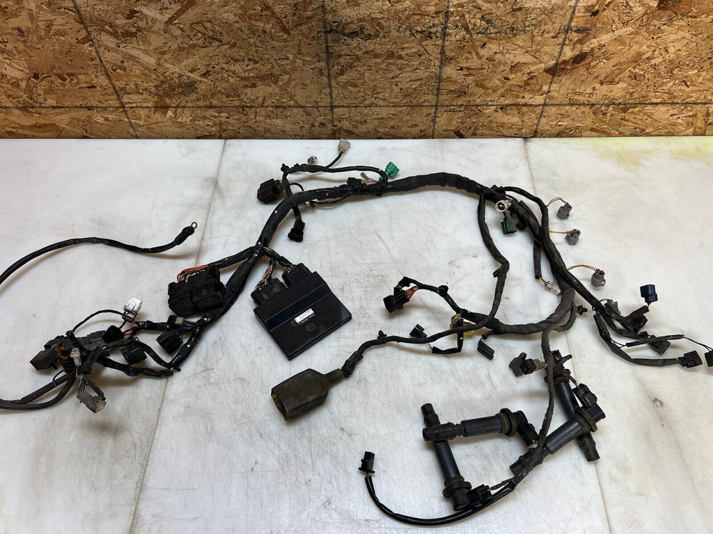 04 05 SUZUKI GSXR GSX-R 600 GSXR600 MAIN ENGINE WIRING HARNESS LOOM ECU CDI ECM