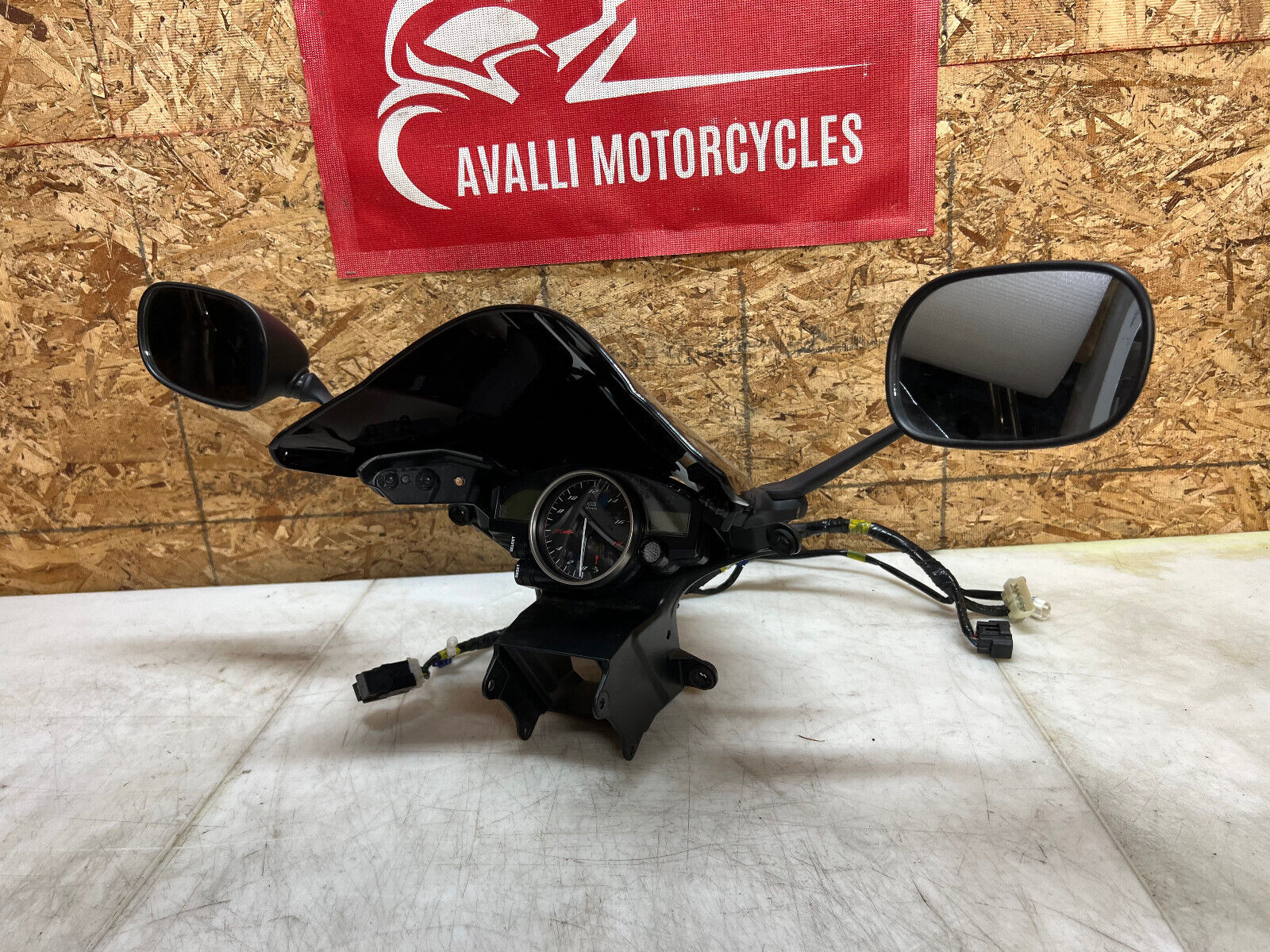 09 10 12 13 14 15 16 YAMAHA YZFR6 YZF R6 INSTRUMENT GAUGE CLUSTER FAIRING STAY