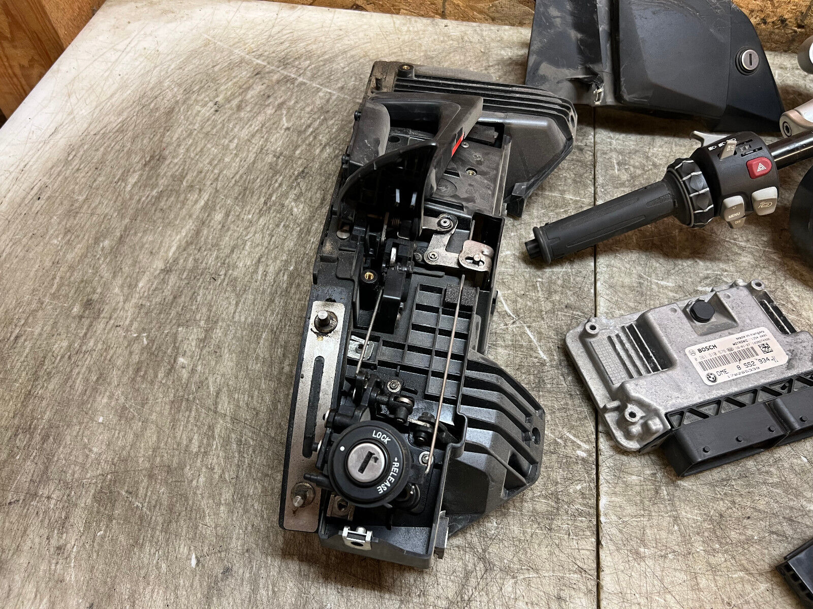 14 15 16 17 18 BMW R1200 R1200RT 1200RT LOCK SET KET SET IGNITION CLUSTER ECU