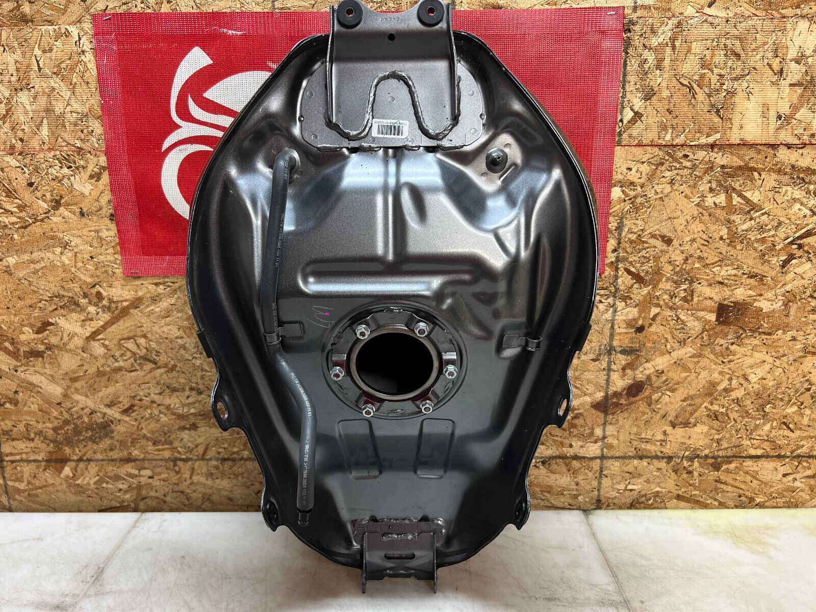 20 21 22 23 24 HONDA CBR500R CBR 500R GAS TANK FUEL TANK PETROL RESERVOIR