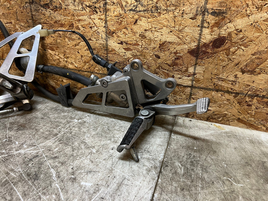 98 99 00 01 02 03 KAWASAKI NINJA ZX7-R ZX7R ZX7 LEFT RIGHT REARSETS REAR SET OEM