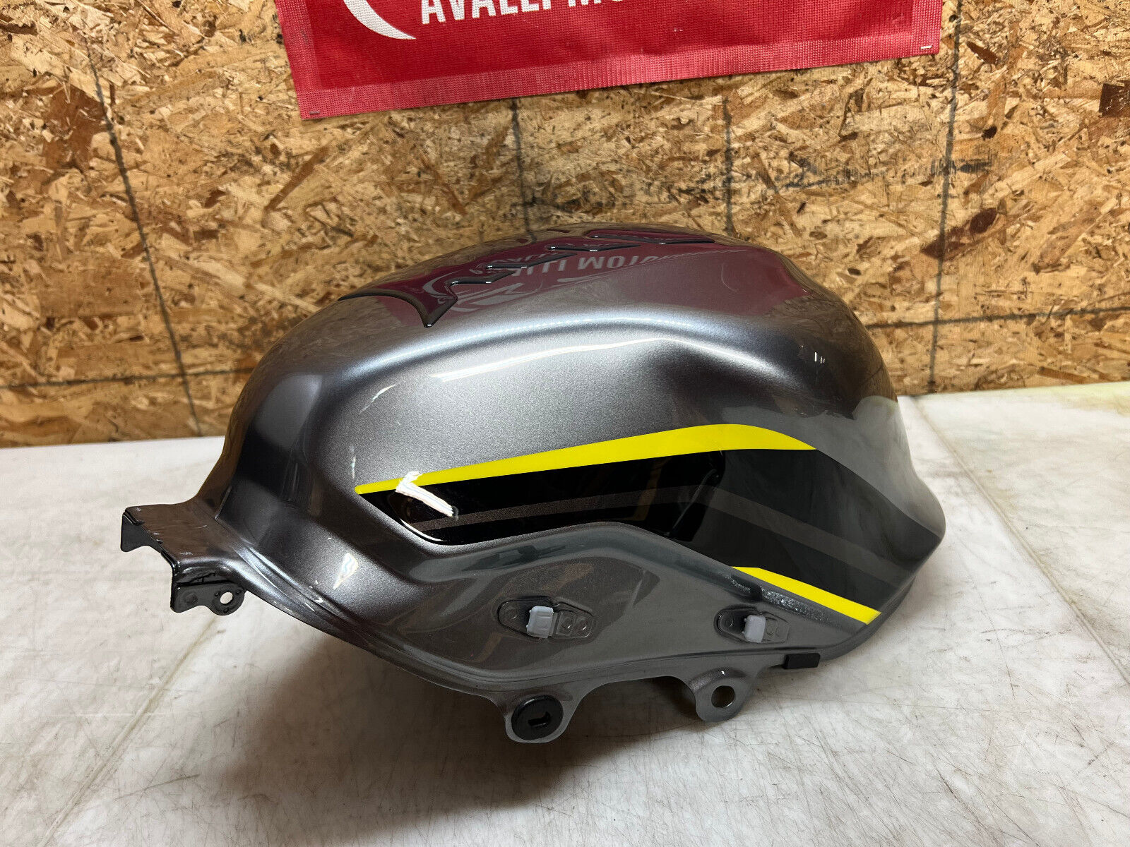 20 21 22 23 24 HONDA CBR500R CBR 500R GAS TANK FUEL TANK PETROL RESERVOIR
