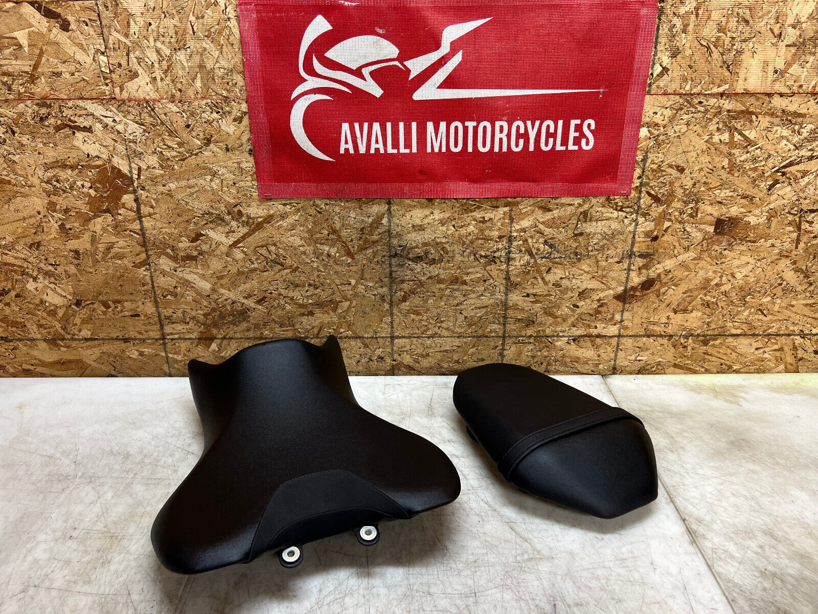 18 19 20 21 22 23 YAMAHA FZ-07 FZ07 MT-07 MT07 FRONT & REAR SEATS SEAT PASSENGER