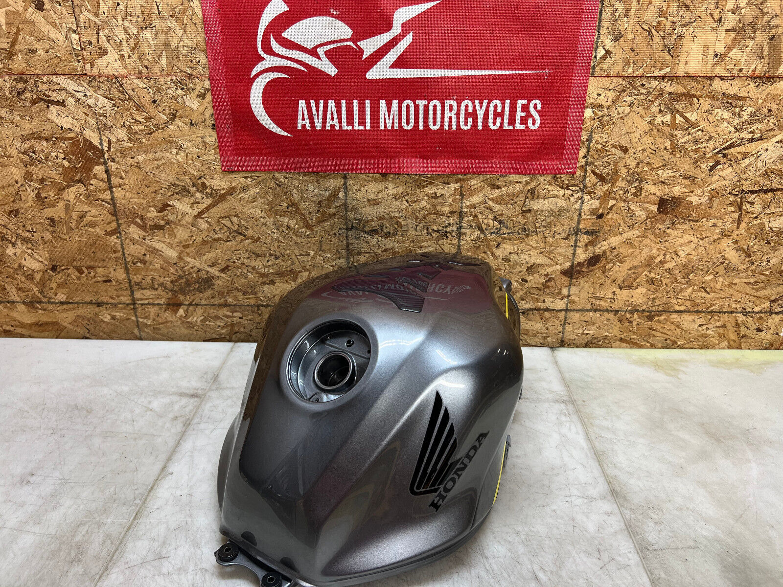 20 21 22 23 24 HONDA CBR500R CBR 500R GAS TANK FUEL TANK PETROL RESERVOIR