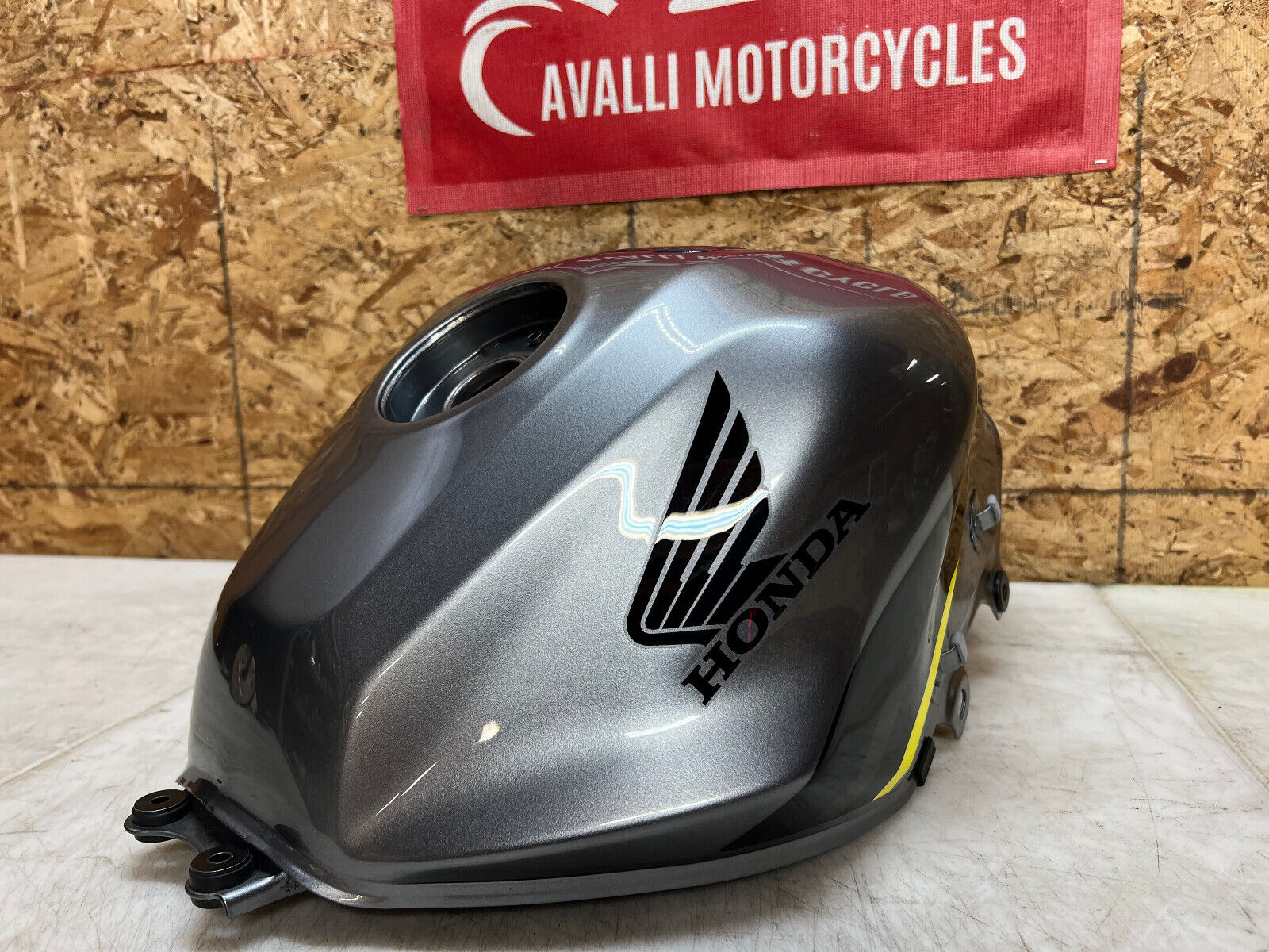 20 21 22 23 24 HONDA CBR500R CBR 500R GAS TANK FUEL TANK PETROL RESERVOIR