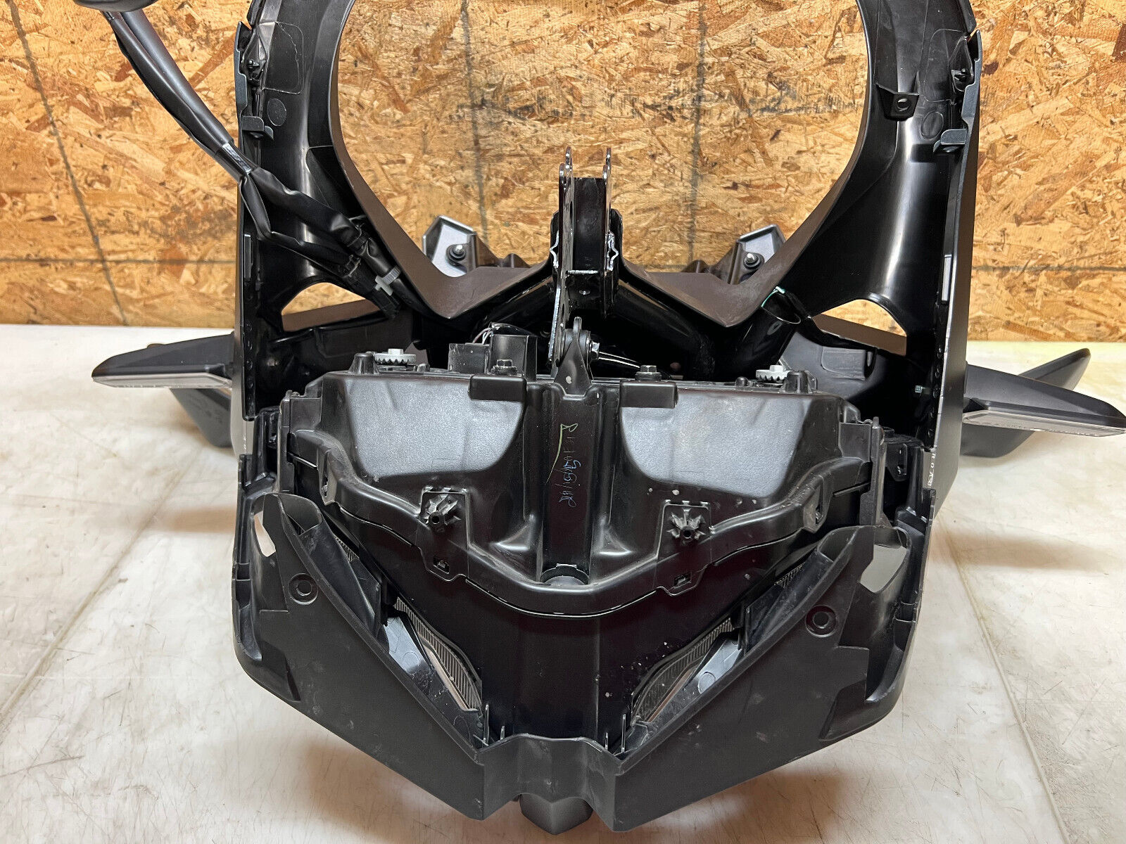 20 21 22 23 24 HONDA CBR500R CBR 500R HEADLIGHTS HEAD LIGHTS FRONT NOSE FAIRING