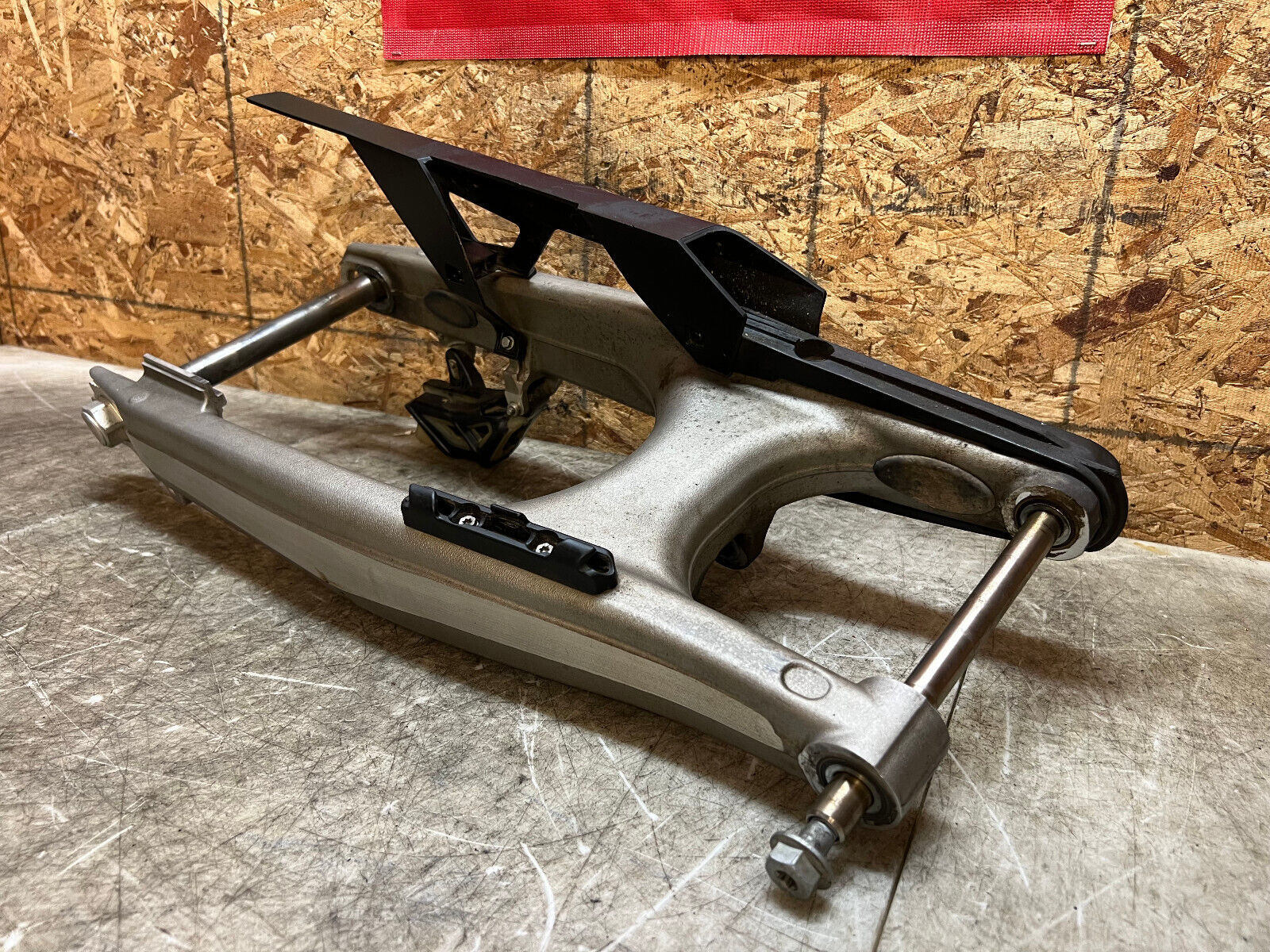 19 20 21 22 23 24 KTM ENDURO R DUKE SM SMC LC4 REAR SWINGARM SWING ARM STRAIGHT