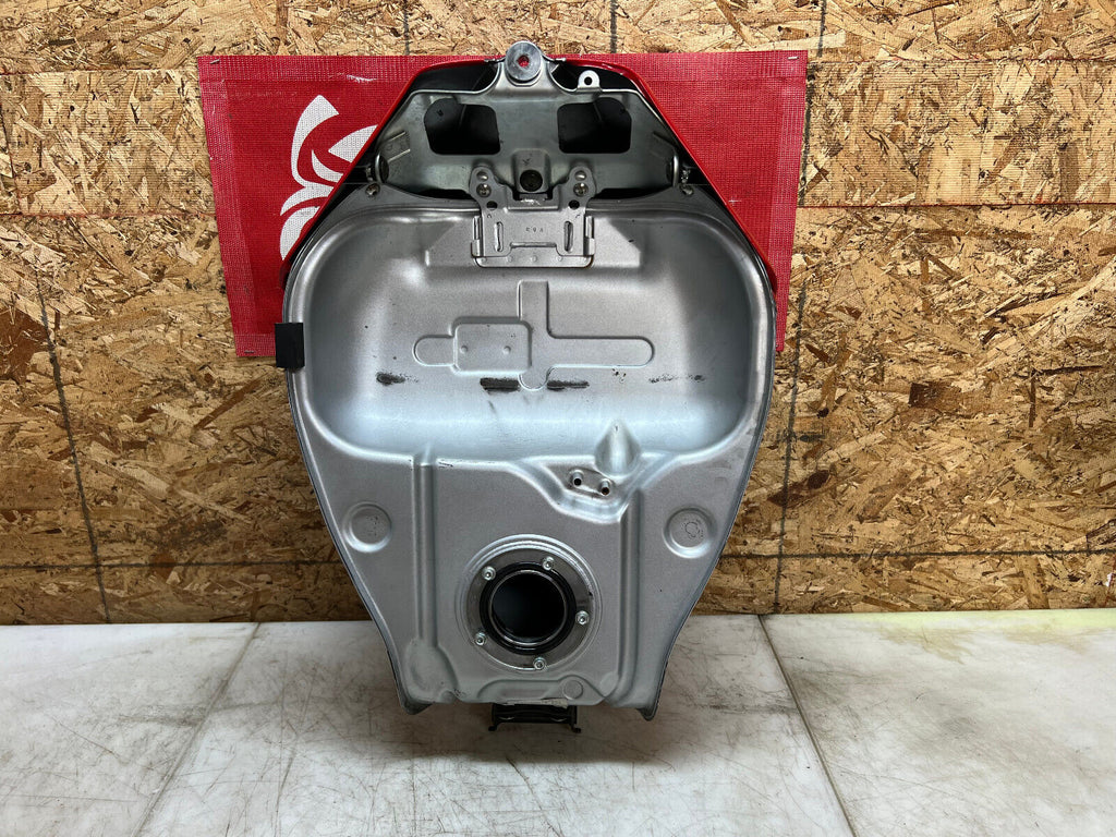 06 07 2006 2007 SUZUKI GSX-R GSXR 600 750 GAS TANK FUEL TANK PETROL RESERVOIR