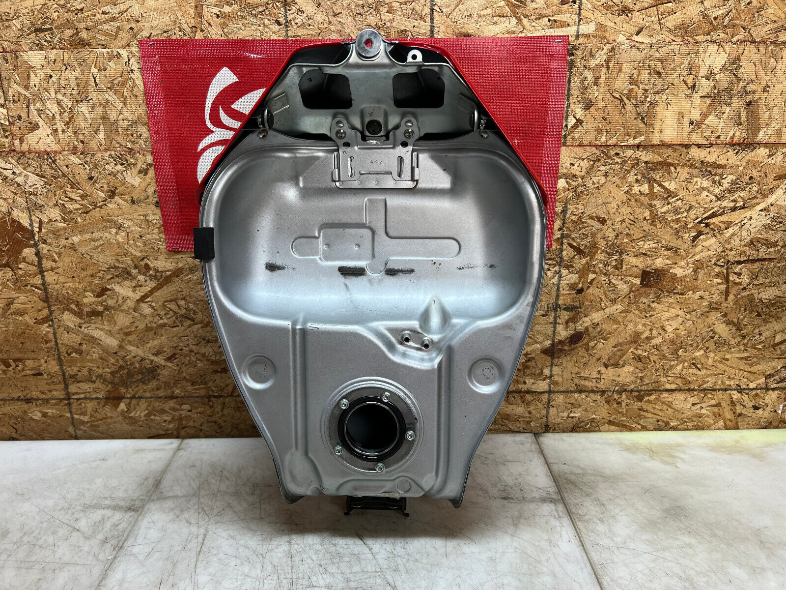 06 07 2006 2007 SUZUKI GSX-R GSXR 600 750 GAS TANK FUEL TANK PETROL RESERVOIR