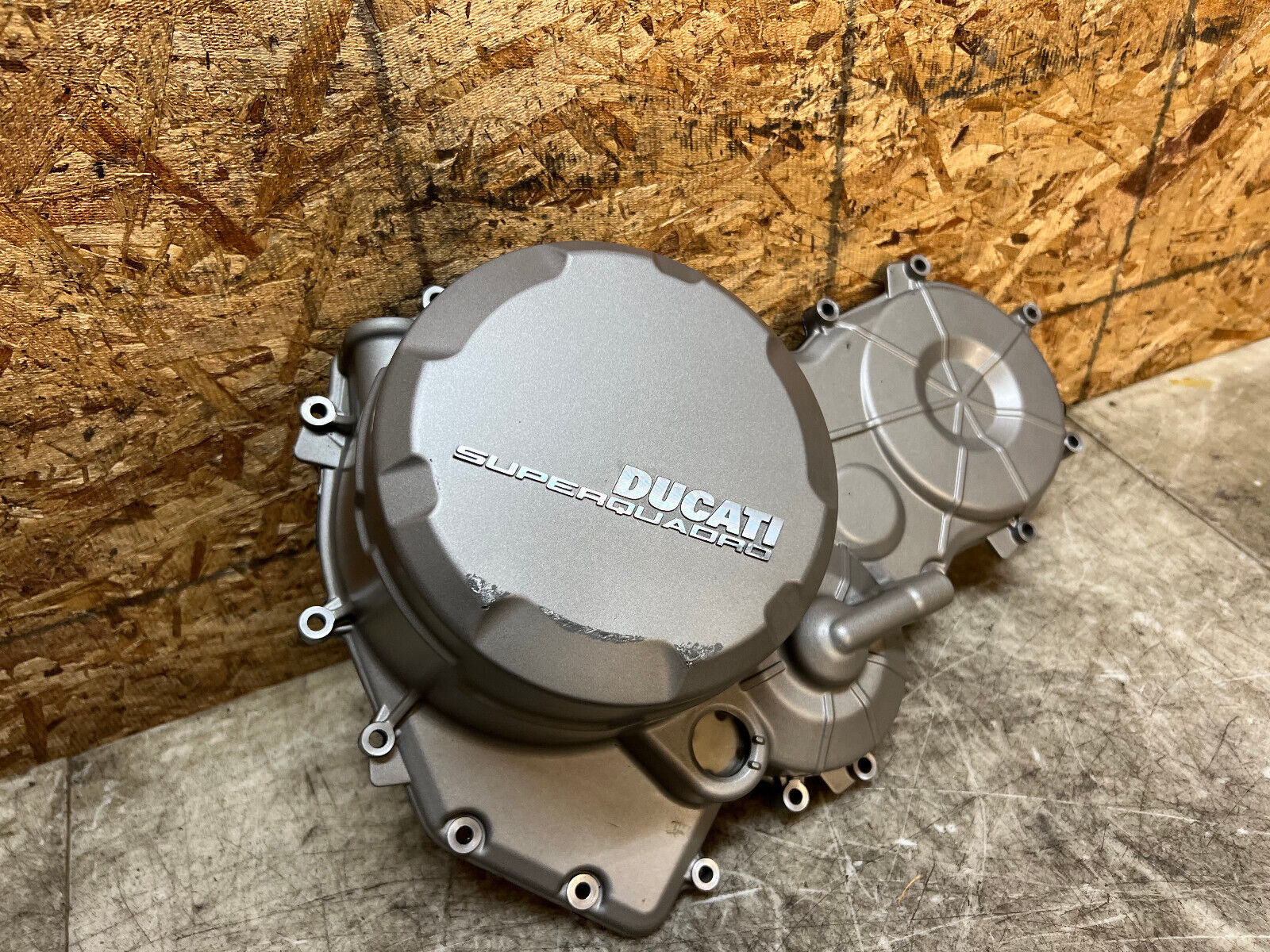 16 17 18 19 DUCATI PANIGALE 899 RIGHT SIDE CLUTCH CASE ENGINE COVER