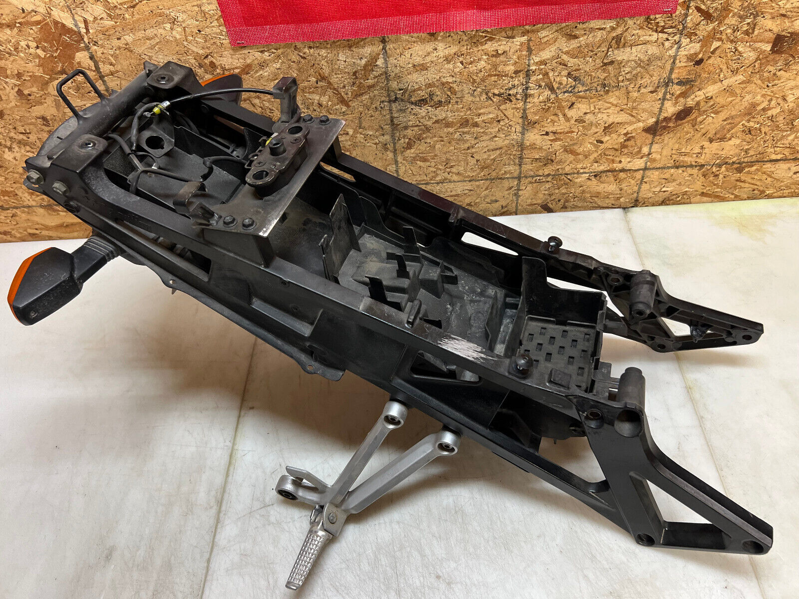 04 05 SUZUKI GSXR GSX-R 600 750 GSXR750 GSXR600 SUBFRAME SUB FRAME BACK FRAME