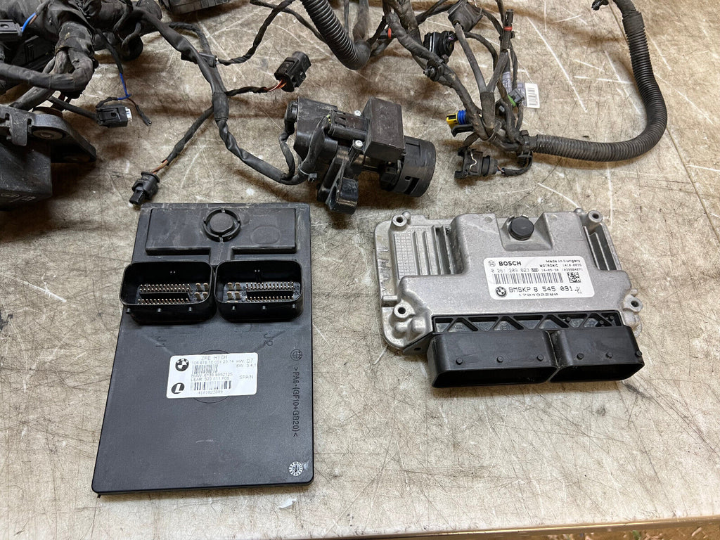 13 14 15 16 17 18 BMW F800GS F 800GS F800 GS ENGINE COMPUTER ECU CDI ECM HARNESS