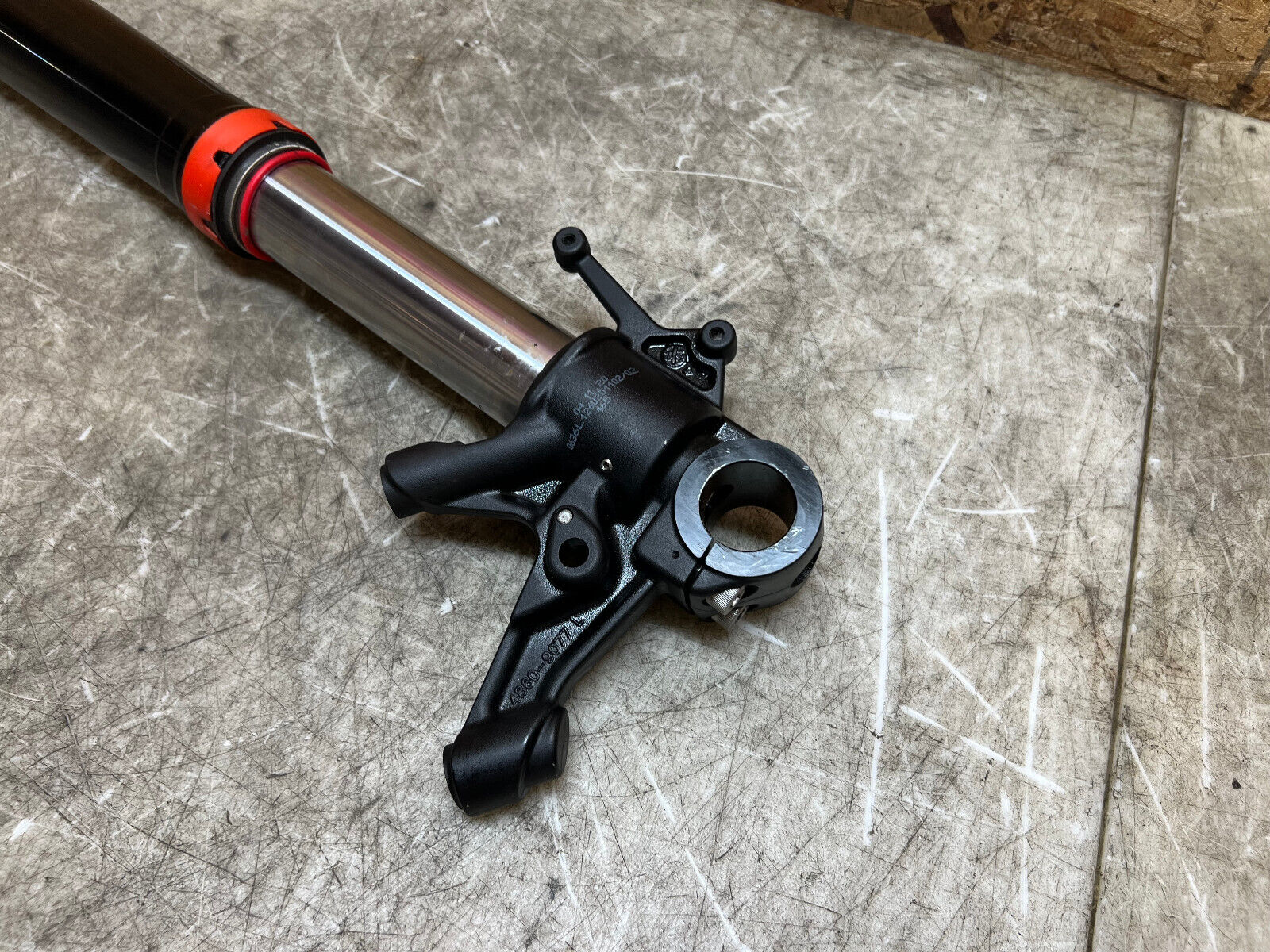 18 19 20 21 22 23 24 KTM DUKE 890 790 LEFT FRONT FORK TUBE LEG STRAIGHT WP FORKS