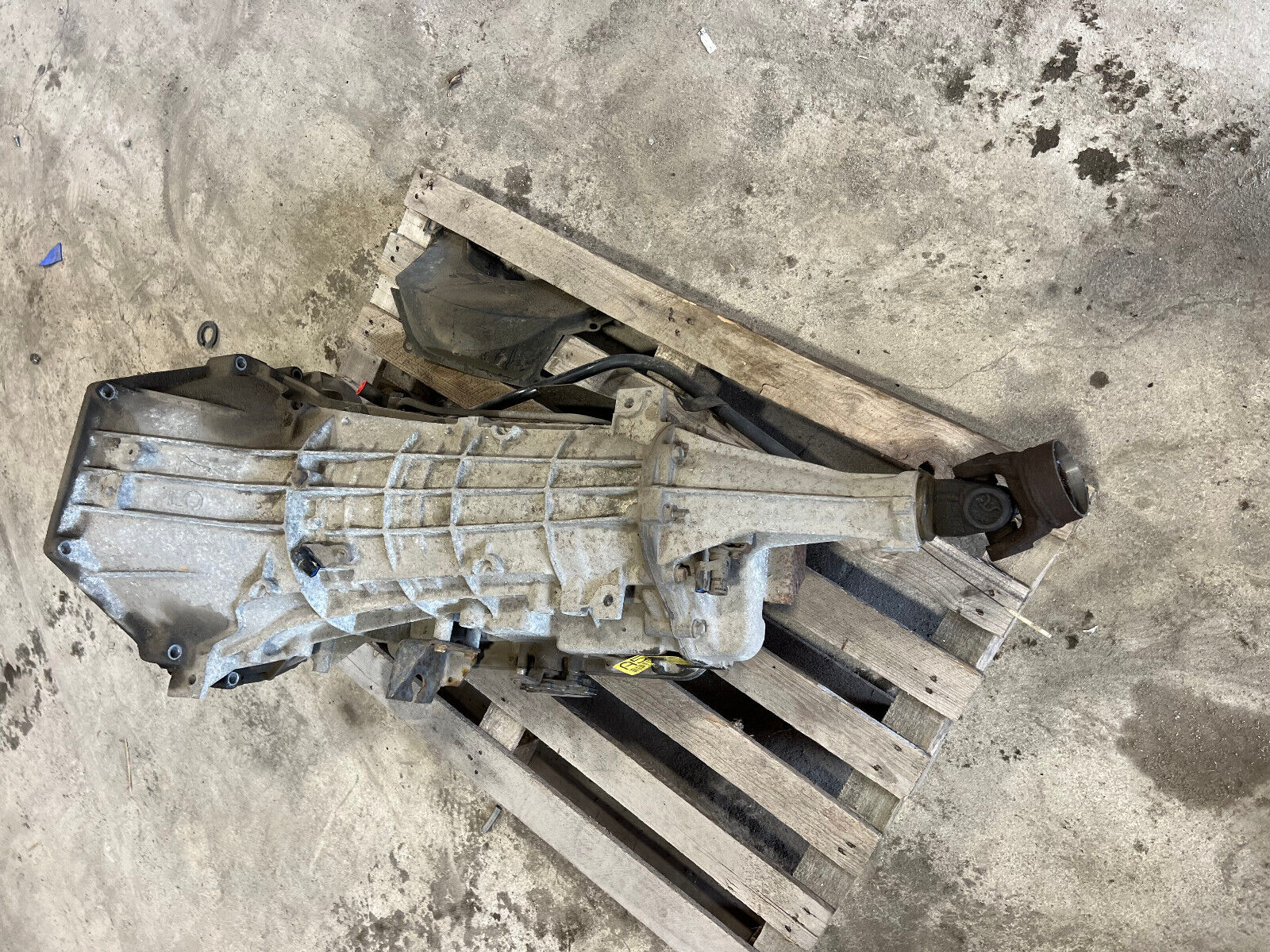 1999 2000 01 02 03 04 FORD 7.3L POWERSTROKE TRANSMISSION 4R100 NON PTO LOW MILES