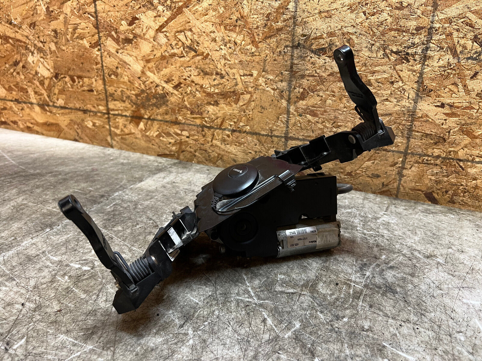 14 15 16 17 18 BMW R1200 R1200RT 1200RT FAIRING STAY WIND SCREEN MOUNT MOTOR