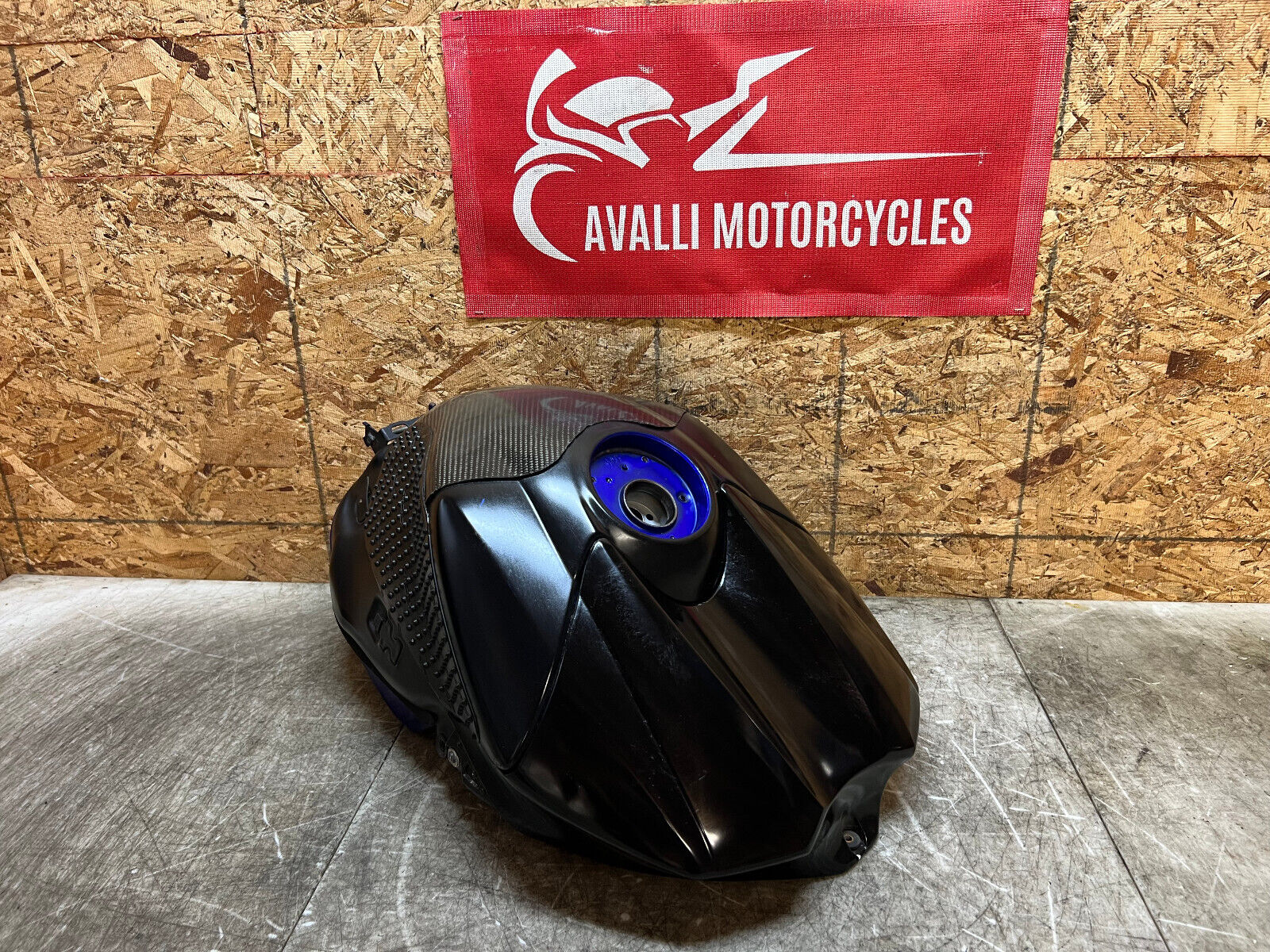 04 05 06 2004 2005 2006 YAMAHA YZFR1 YZF R1 GAS TANK FUEL TANK PETROL RESERVOIR