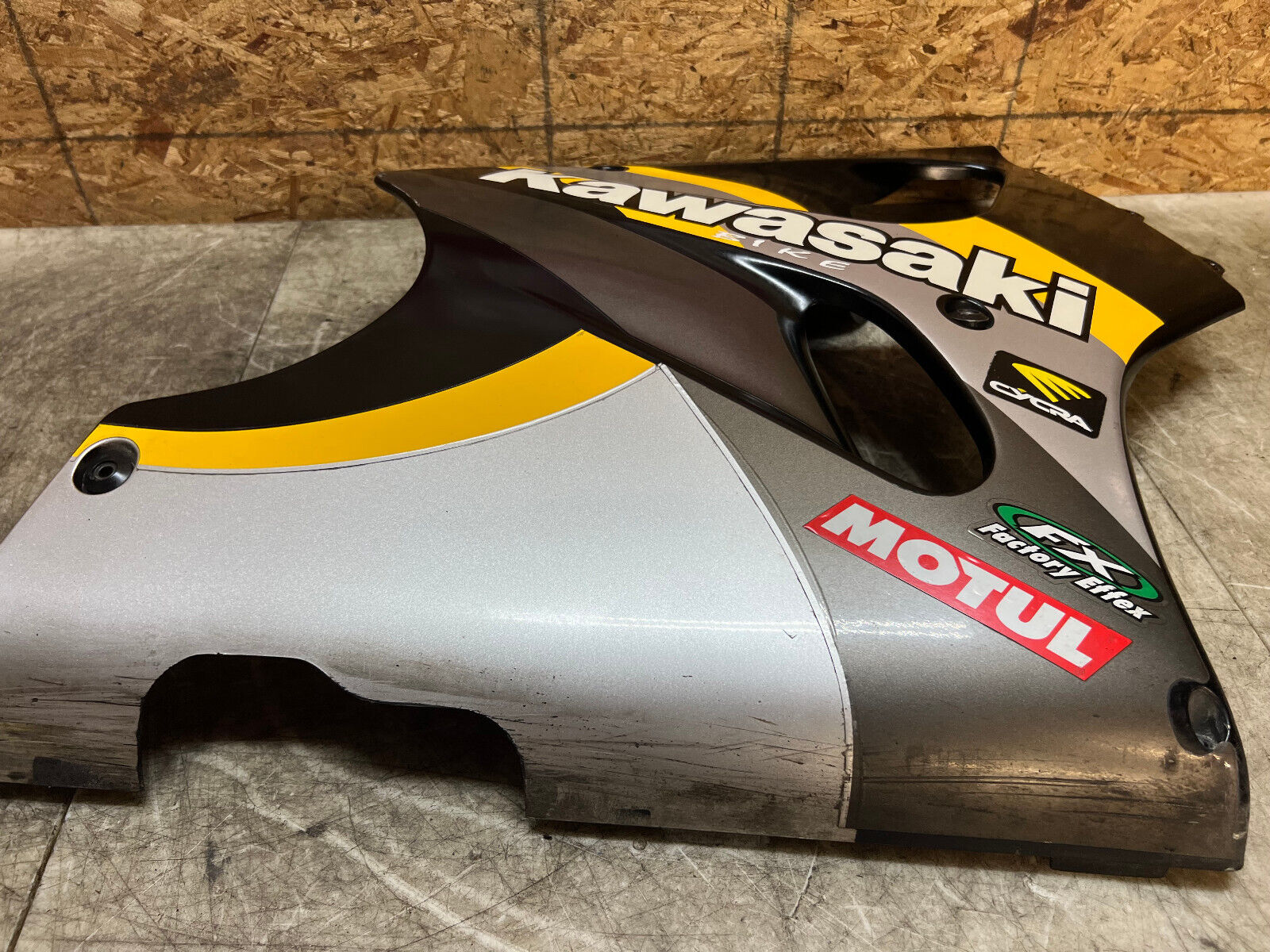 98 99 00 01 02 03 KAWASAKI NINJA ZX7-R ZX7R ZX7 RIGHT SIDE FAIRING SIDE COWL OEM