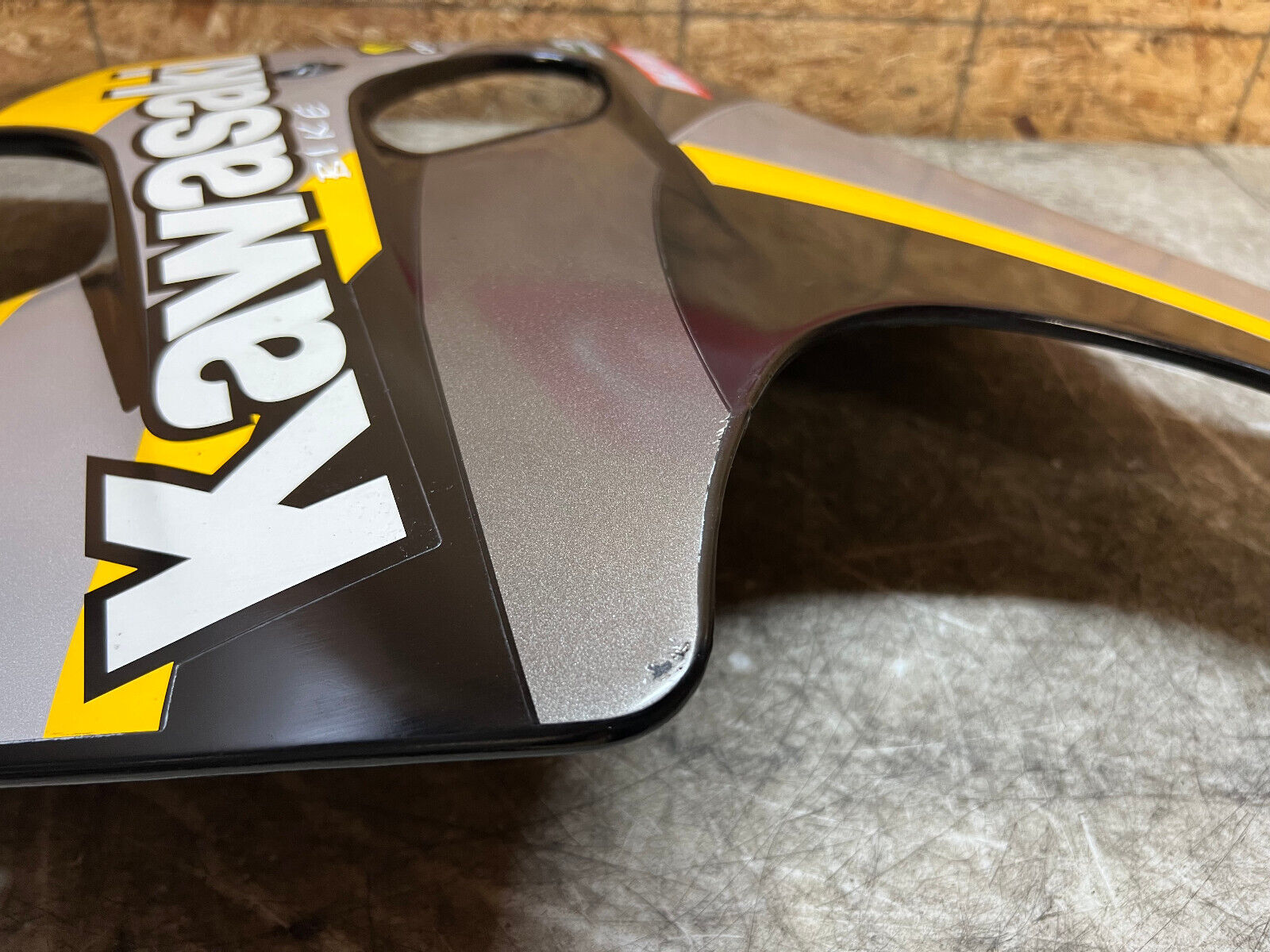 98 99 00 01 02 03 KAWASAKI NINJA ZX7-R ZX7R ZX7 RIGHT SIDE FAIRING SIDE COWL OEM